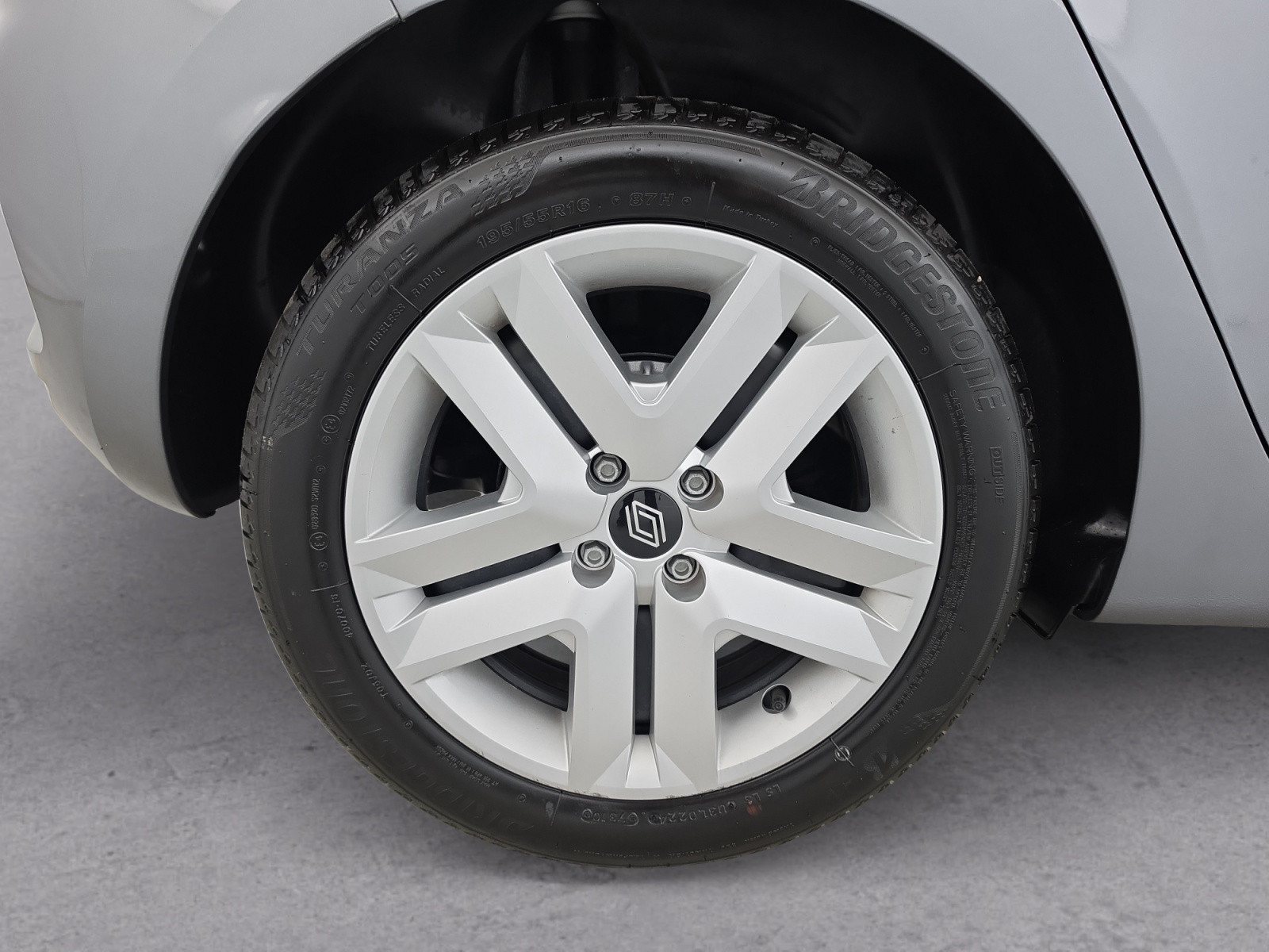 Vente en ligne Renault Clio 5 Clio TCe 90 au prix de 15 900 €