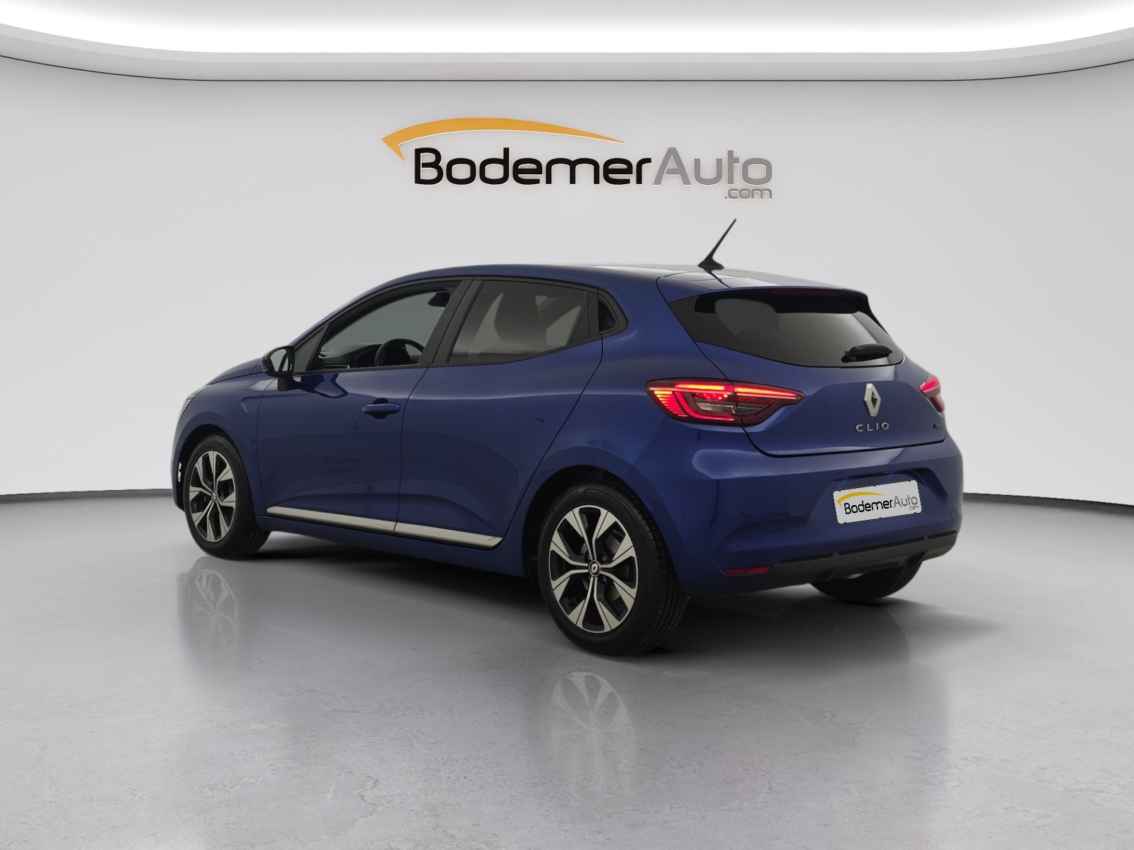Vente en ligne Renault Clio 5 Clio E-Tech full hybrid 145 au prix de 16 700 €