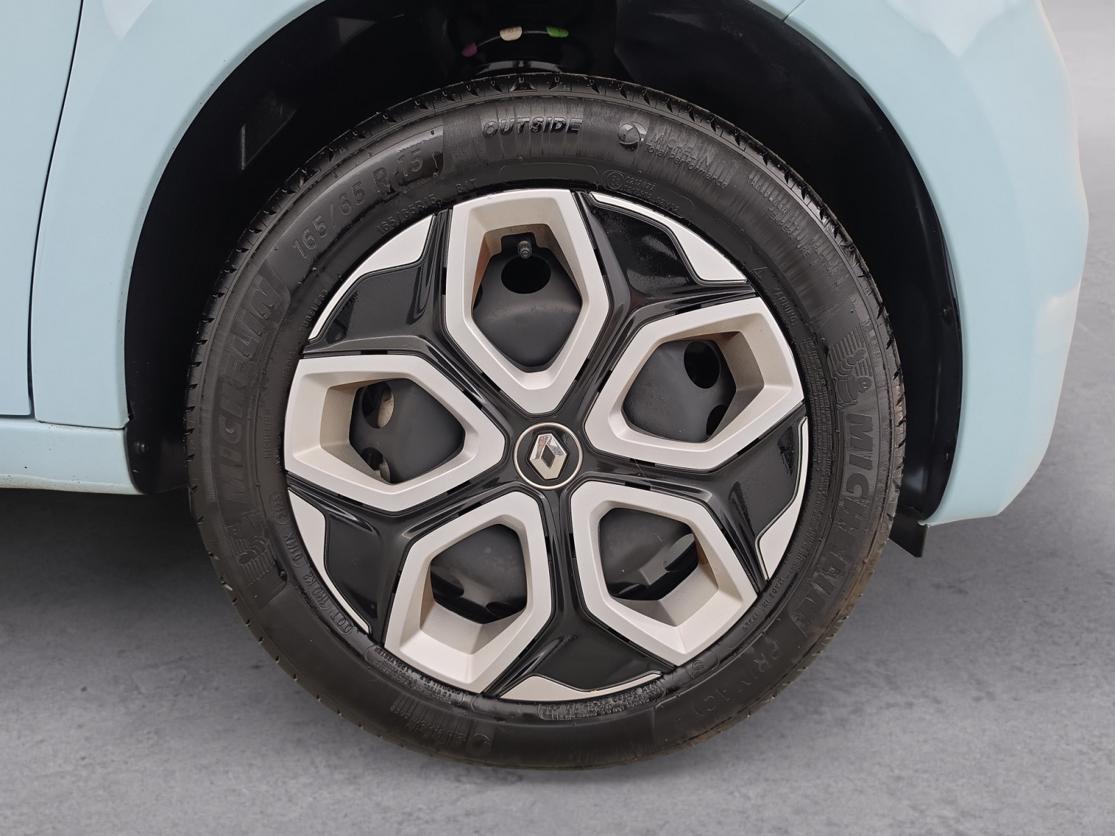 Vente en ligne Renault Twingo Electrique Twingo III E-Tech au prix de 14 900 €