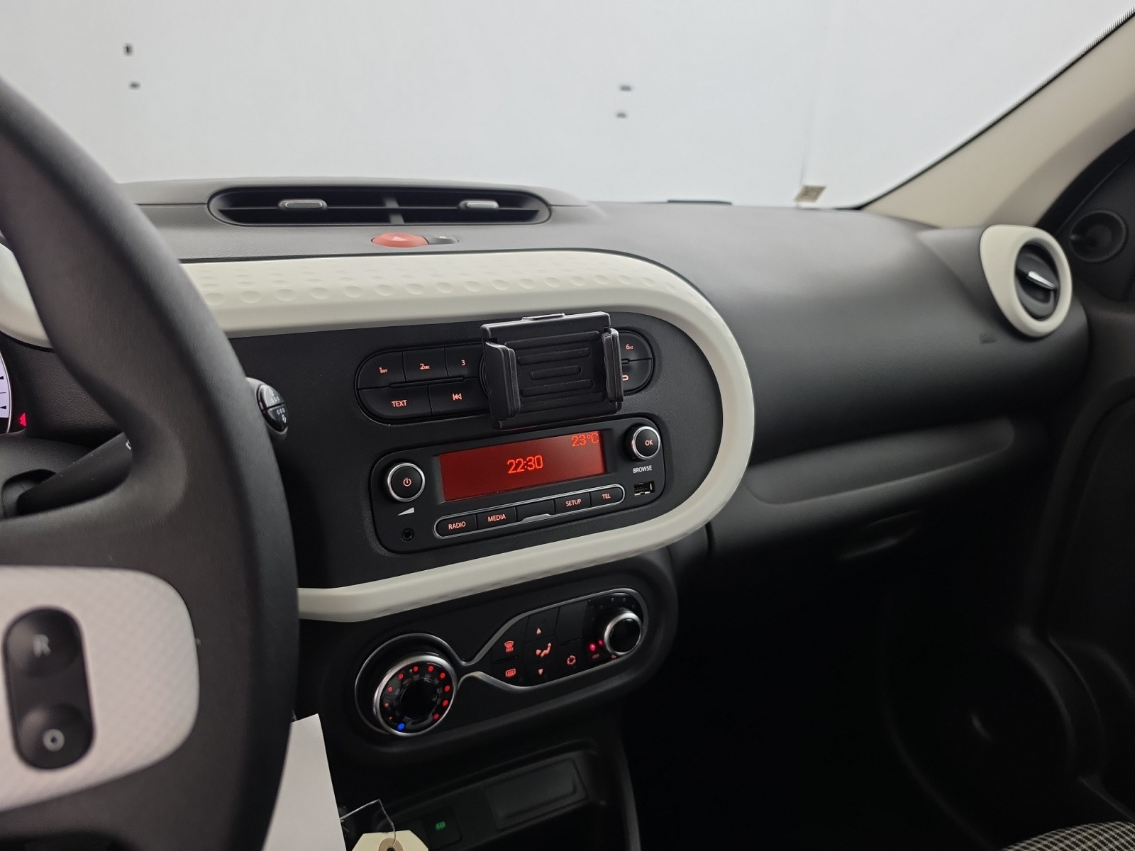 Vente en ligne Renault Twingo Electrique Twingo III E-Tech au prix de 14 900 €