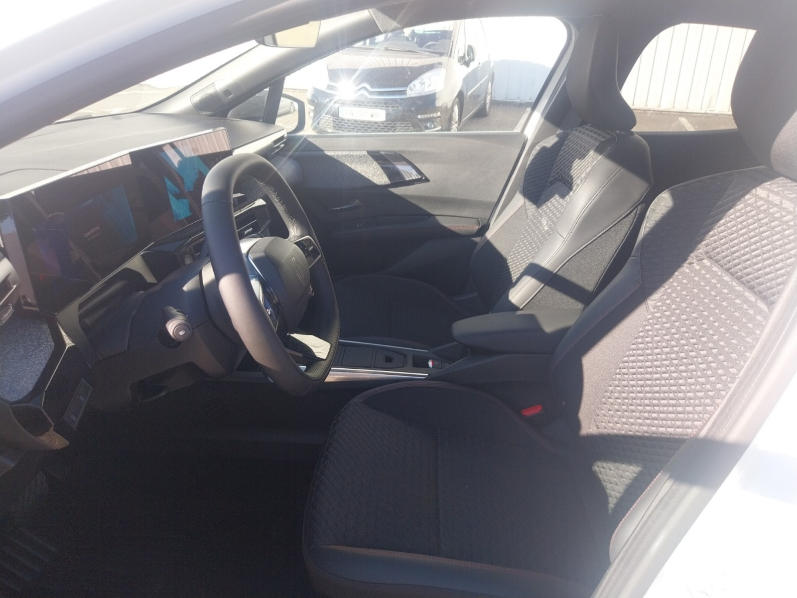 Vente en ligne Renault Clio 6 Clio E-Tech full hybrid 160 ch au prix de 25 900 €