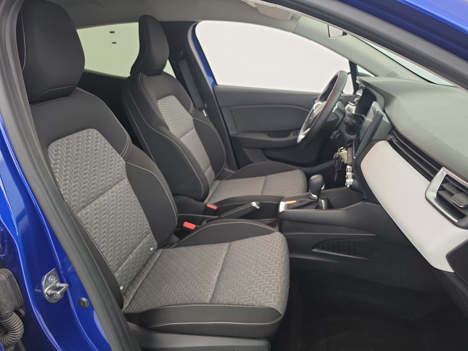 Vente en ligne Renault Clio 5 Clio E-Tech full hybrid 145 au prix de 16 700 €
