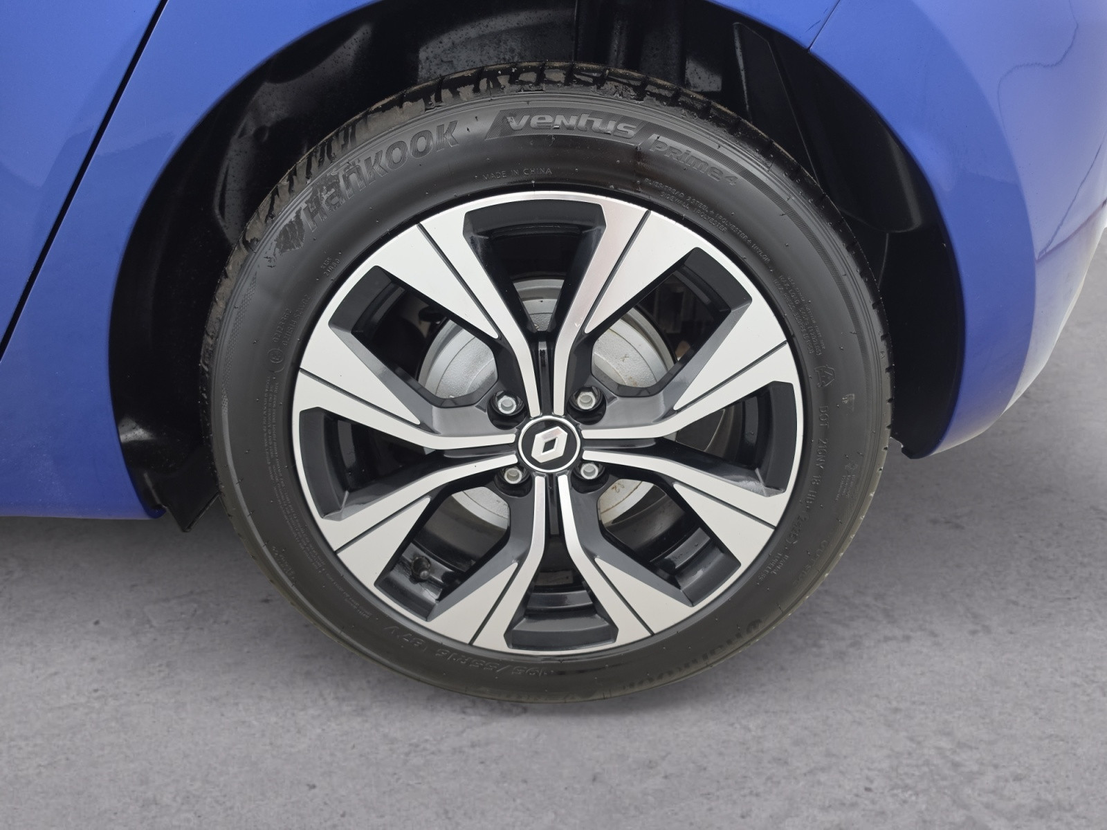 Vente en ligne Renault Clio 5 Clio E-Tech full hybrid 145 au prix de 16 700 €