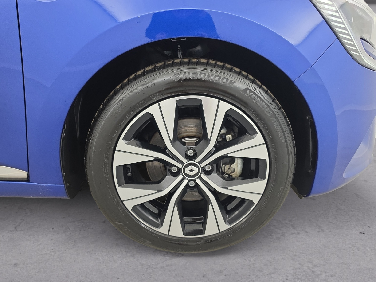 Vente en ligne Renault Clio 5 Clio E-Tech full hybrid 145 au prix de 16 700 €