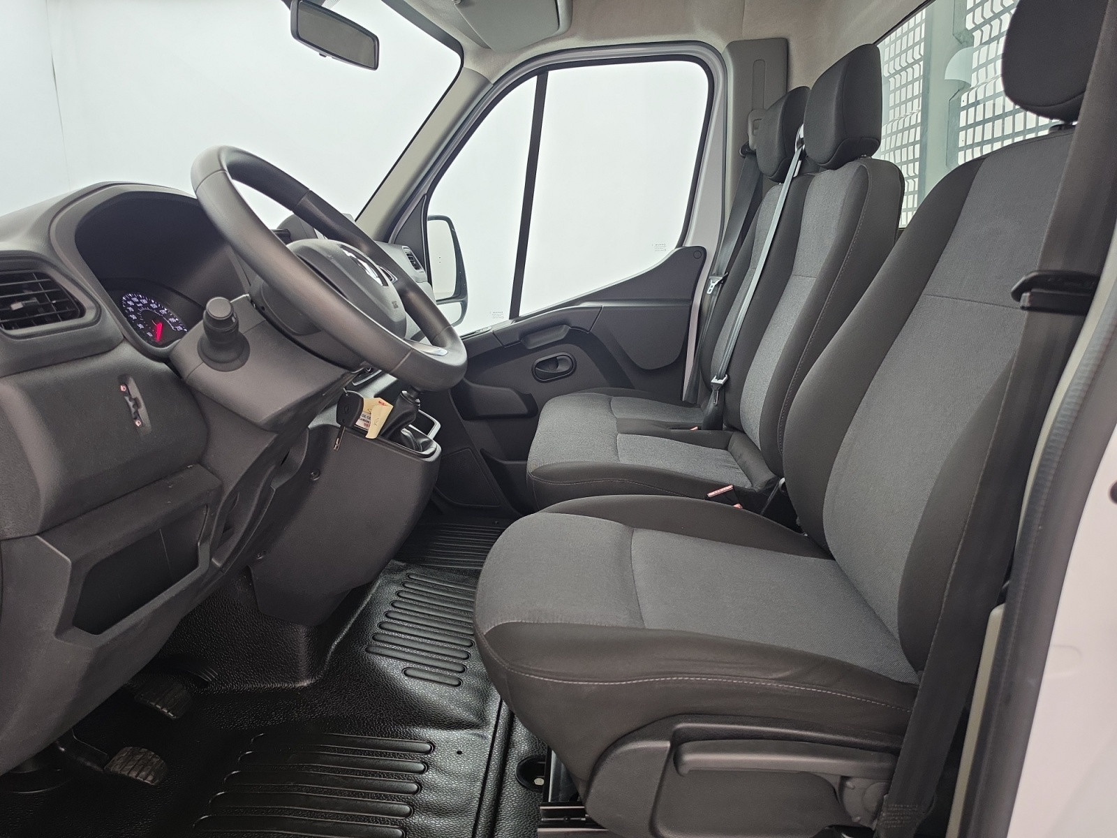 Vente en ligne Renault Master 3 Châssis Cabine MASTER CC PROP RJ3500 L2 PAFC BLUE DCI 130 EURO VI au prix de 29 990 €