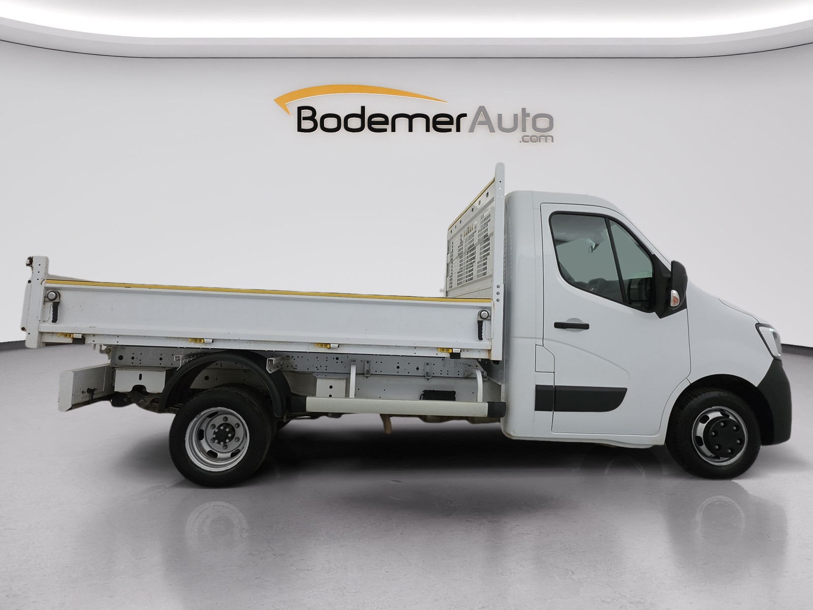 Vente en ligne Renault Master 3 Châssis Cabine MASTER CC PROP RJ3500 L2 PAFC BLUE DCI 130 EURO VI au prix de 29 990 €