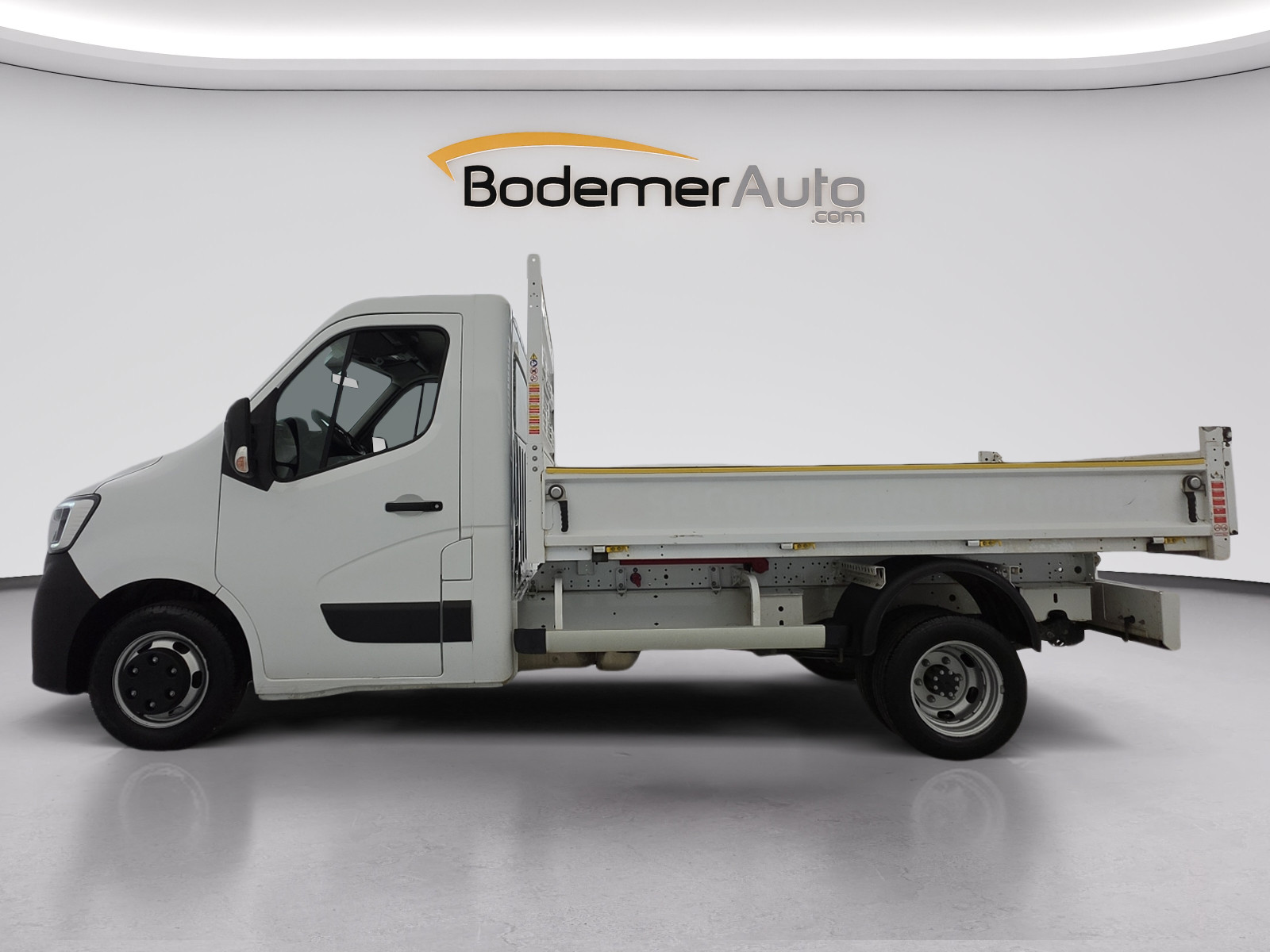Vente en ligne Renault Master 3 Châssis Cabine MASTER CC PROP RJ3500 L2 PAFC BLUE DCI 130 EURO VI au prix de 29 990 €