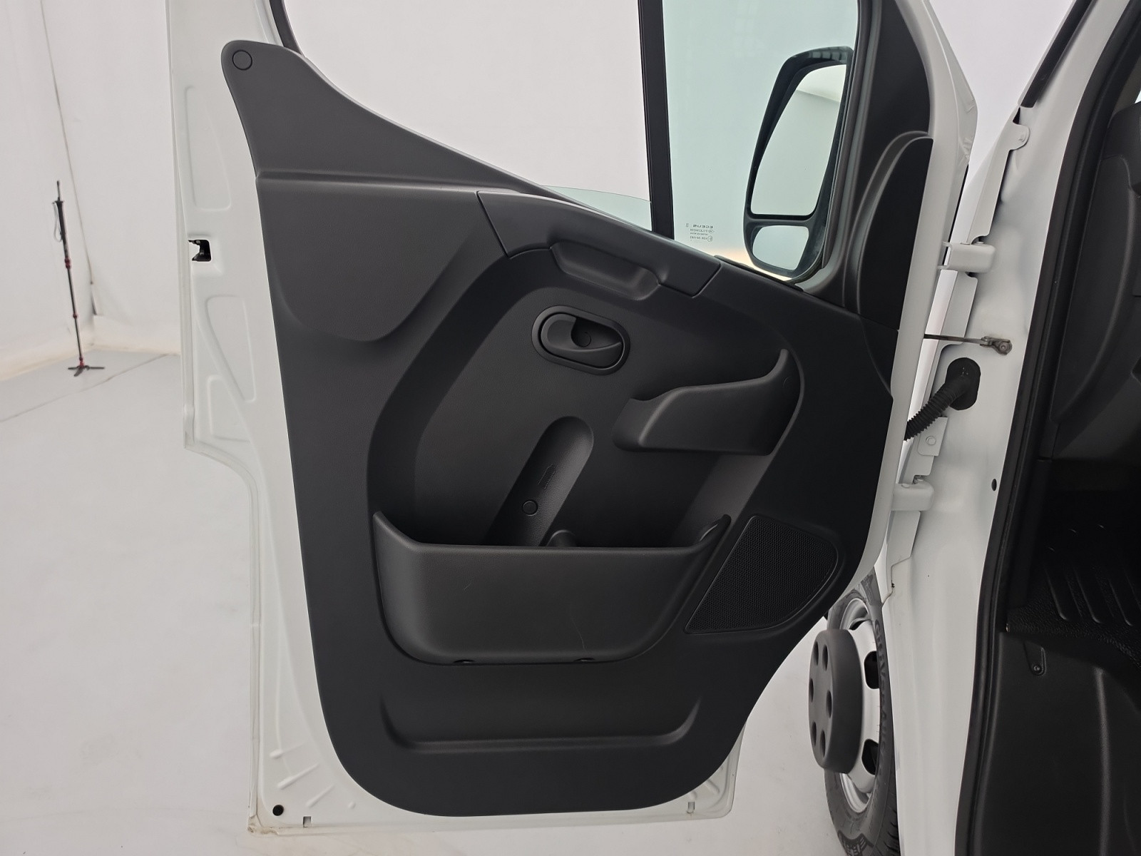 Vente en ligne Renault Master 3 Châssis Cabine MASTER CC PROP RJ3500 L2 PAFC BLUE DCI 130 EURO VI au prix de 29 990 €