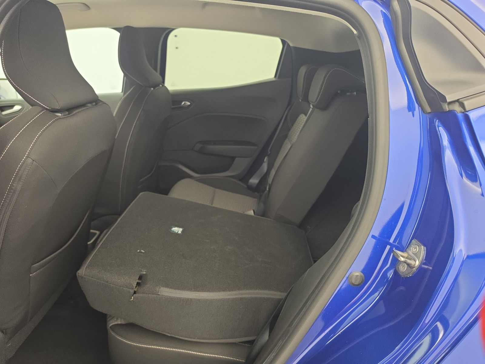 Vente en ligne Renault Clio 5 Clio E-Tech full hybrid 145 au prix de 16 700 €
