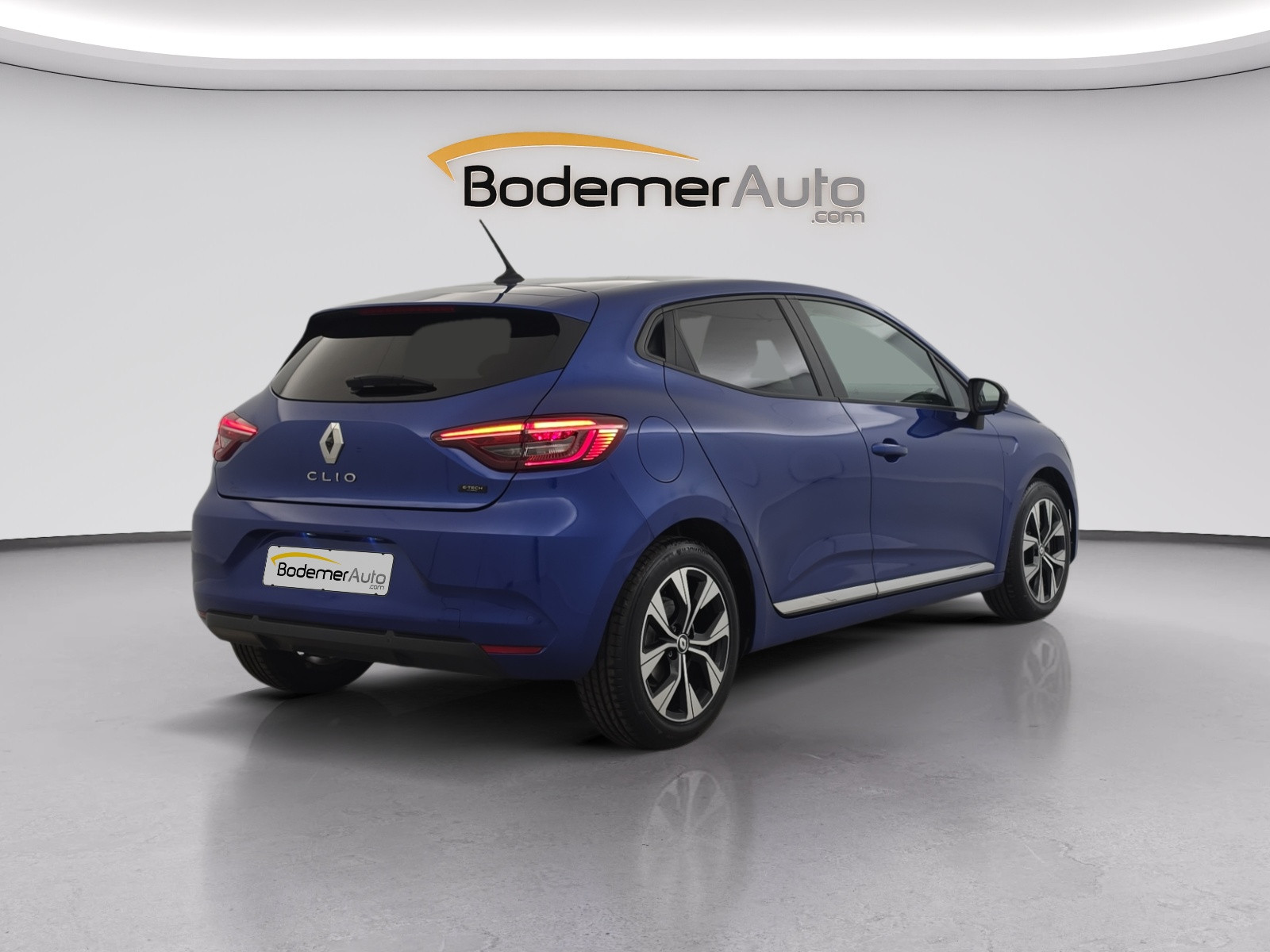 Vente en ligne Renault Clio 5 Clio E-Tech full hybrid 145 au prix de 16 700 €