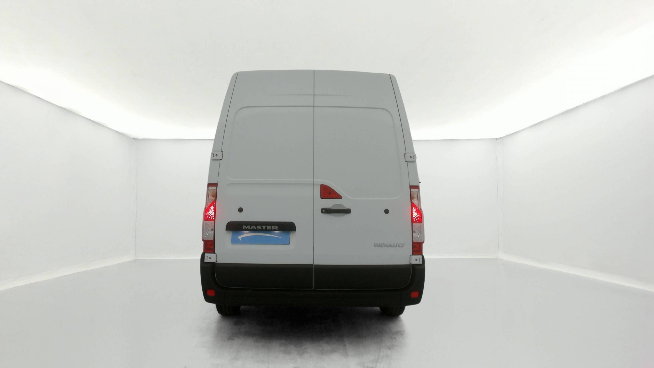 Vente en ligne Renault Master Fourgon MASTER FGN TRAC F3500 L2H2 BLUE DCI 135 au prix de 23 590 €
