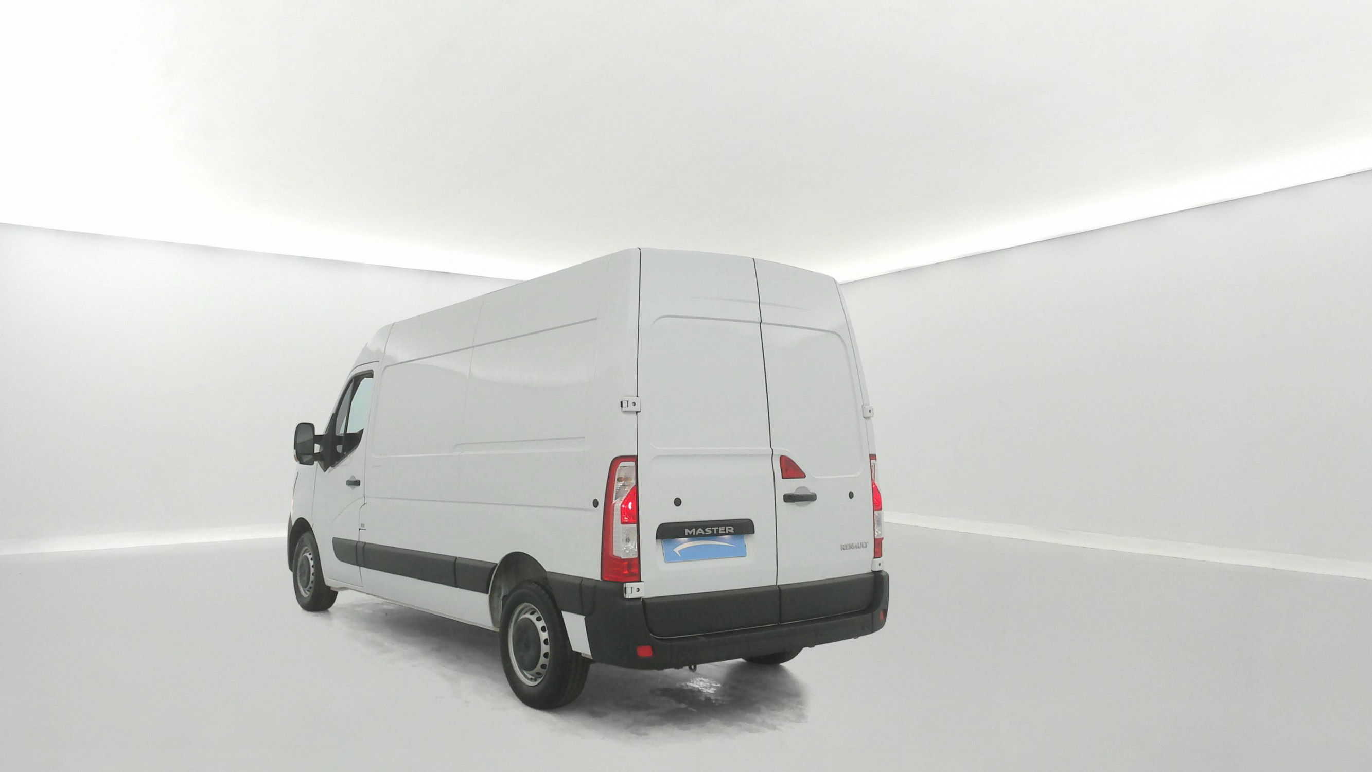 Vente en ligne Renault Master Fourgon MASTER FGN TRAC F3500 L2H2 BLUE DCI 135 au prix de 23 590 €