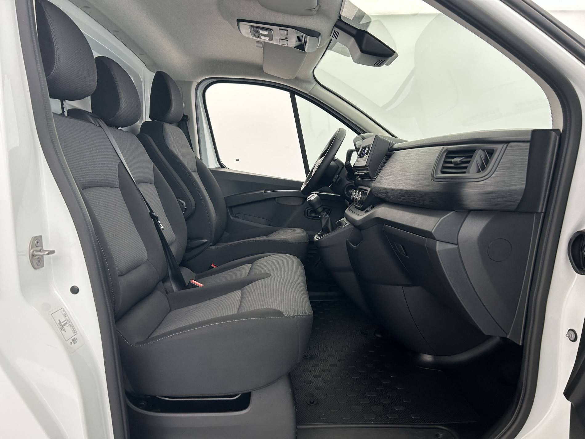 Vente en ligne Renault Trafic 3 Fourgon TRAFIC FG BLUE DCI 130 L1H1 3T GSR2 au prix de 21 990 €