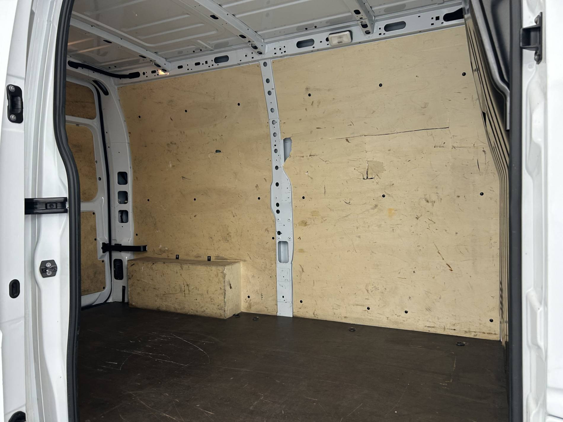 Vente en ligne Renault Master Fourgon MASTER FGN TRAC F3500 L2H2 BLUE DCI 135 au prix de 23 590 €