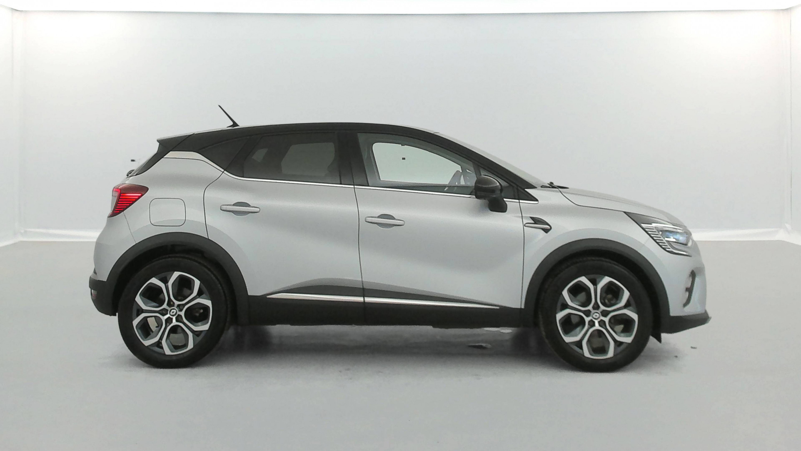 Vente en ligne Renault Captur  E-Tech Plug-in 160 - 21 au prix de 18 590 €