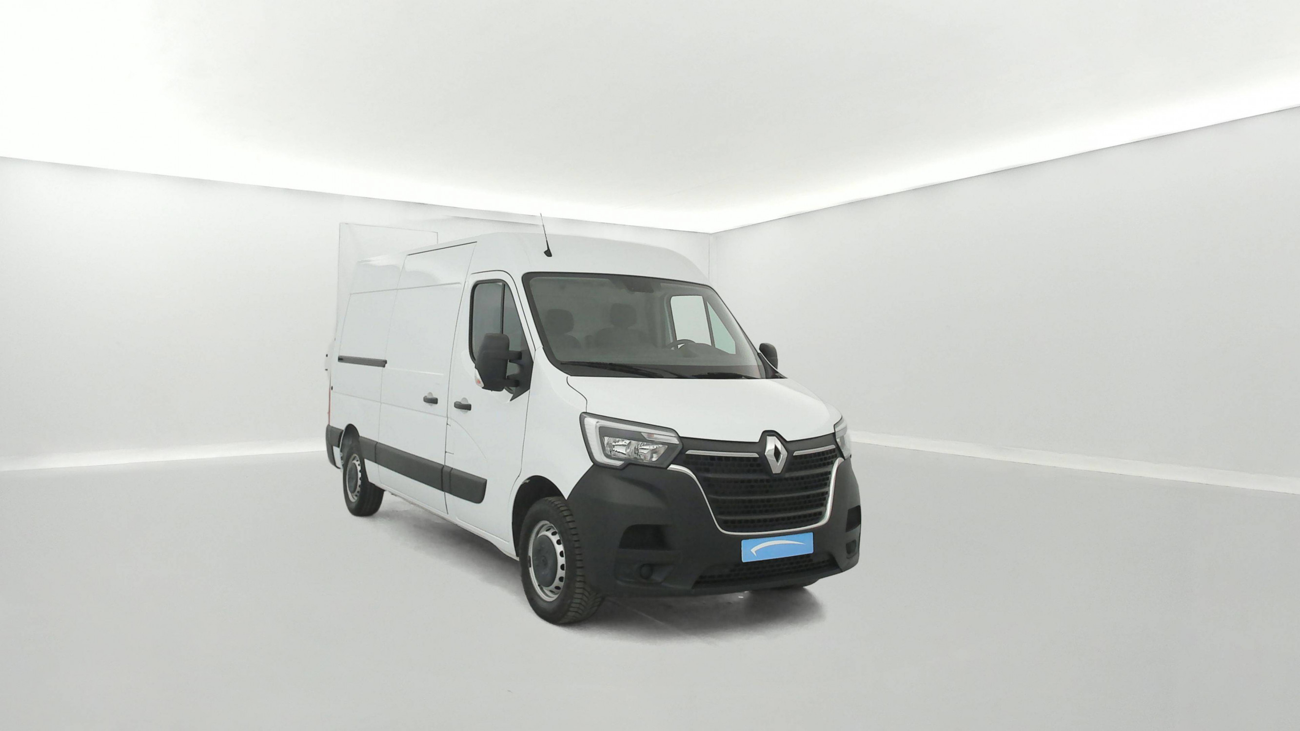 Vente en ligne Renault Master Fourgon MASTER FGN TRAC F3500 L2H2 BLUE DCI 135 au prix de 23 590 €
