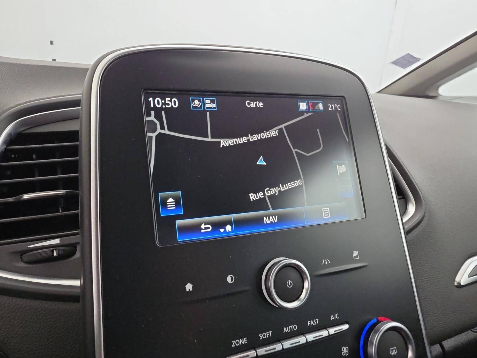 Vente en ligne Renault Grand Scenic 4 Grand Scenic Blue dCi 120 EDC au prix de 20 900 €