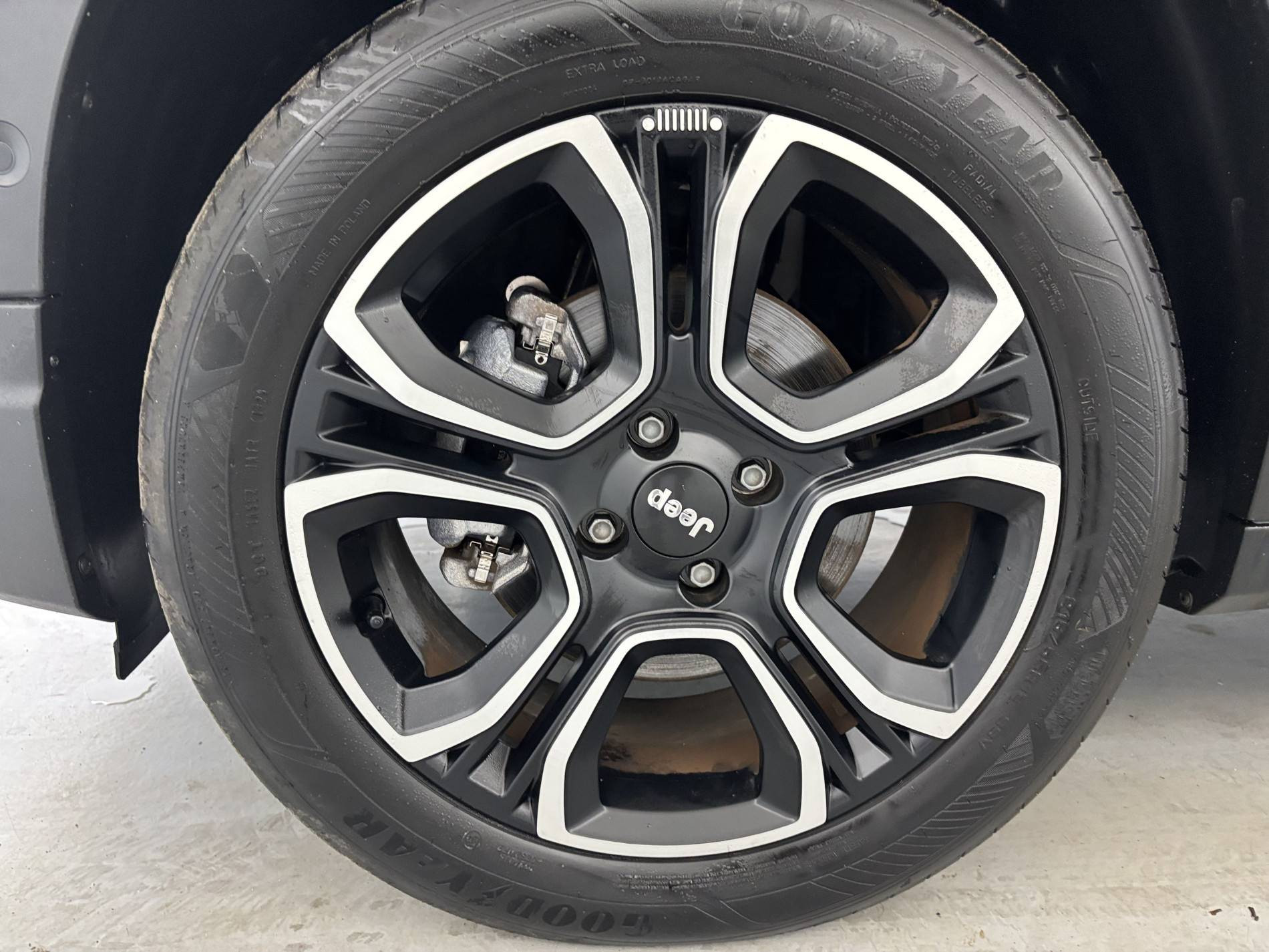 Vente en ligne Jeep Avenger  1.2 Turbo T3 100 ch e-Hybrid BVR6 au prix de 22 990 €