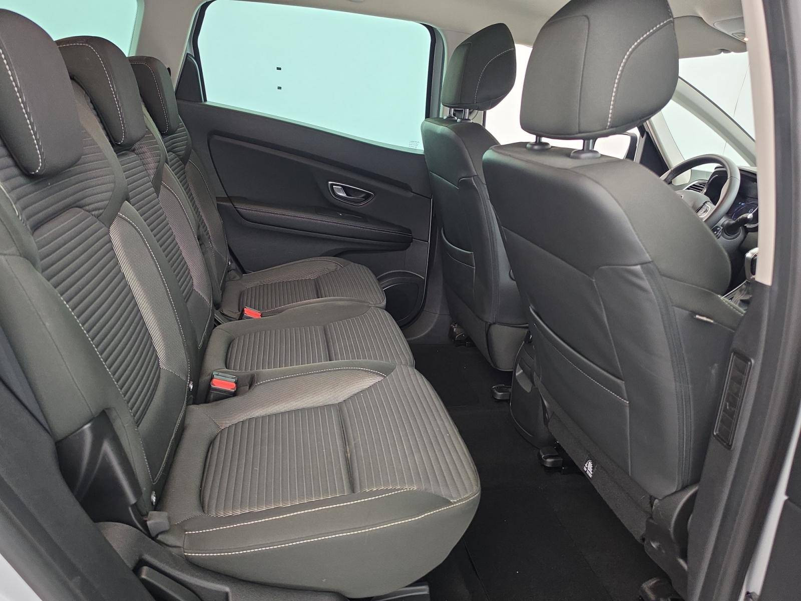 Vente en ligne Renault Grand Scenic 4 Grand Scenic Blue dCi 120 EDC au prix de 20 900 €