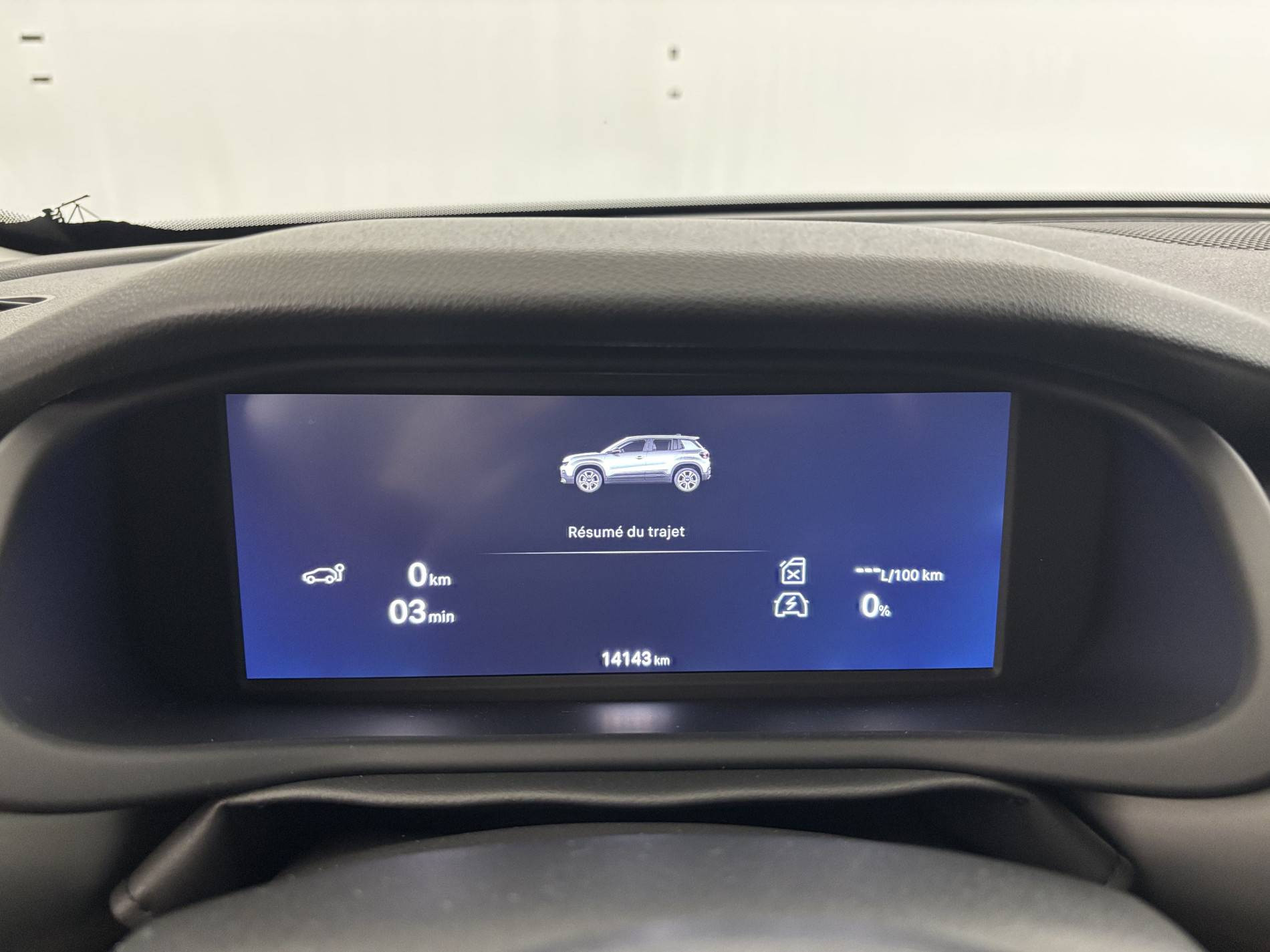 Vente en ligne Jeep Avenger  1.2 Turbo T3 100 ch e-Hybrid BVR6 au prix de 22 990 €