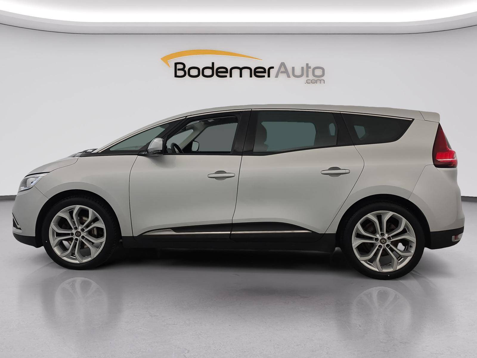 Vente en ligne Renault Grand Scenic 4 Grand Scenic Blue dCi 120 EDC au prix de 20 900 €