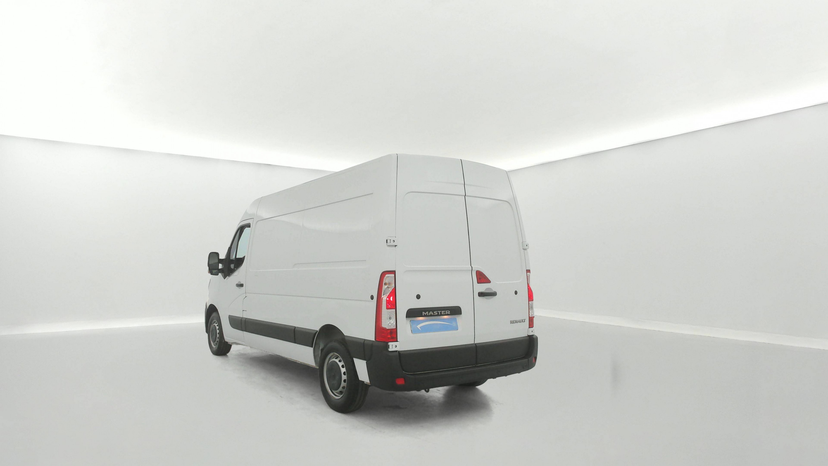 Vente en ligne Renault Master Fourgon MASTER FGN TRAC F3500 L2H2 BLUE DCI 135 au prix de 25 990 €