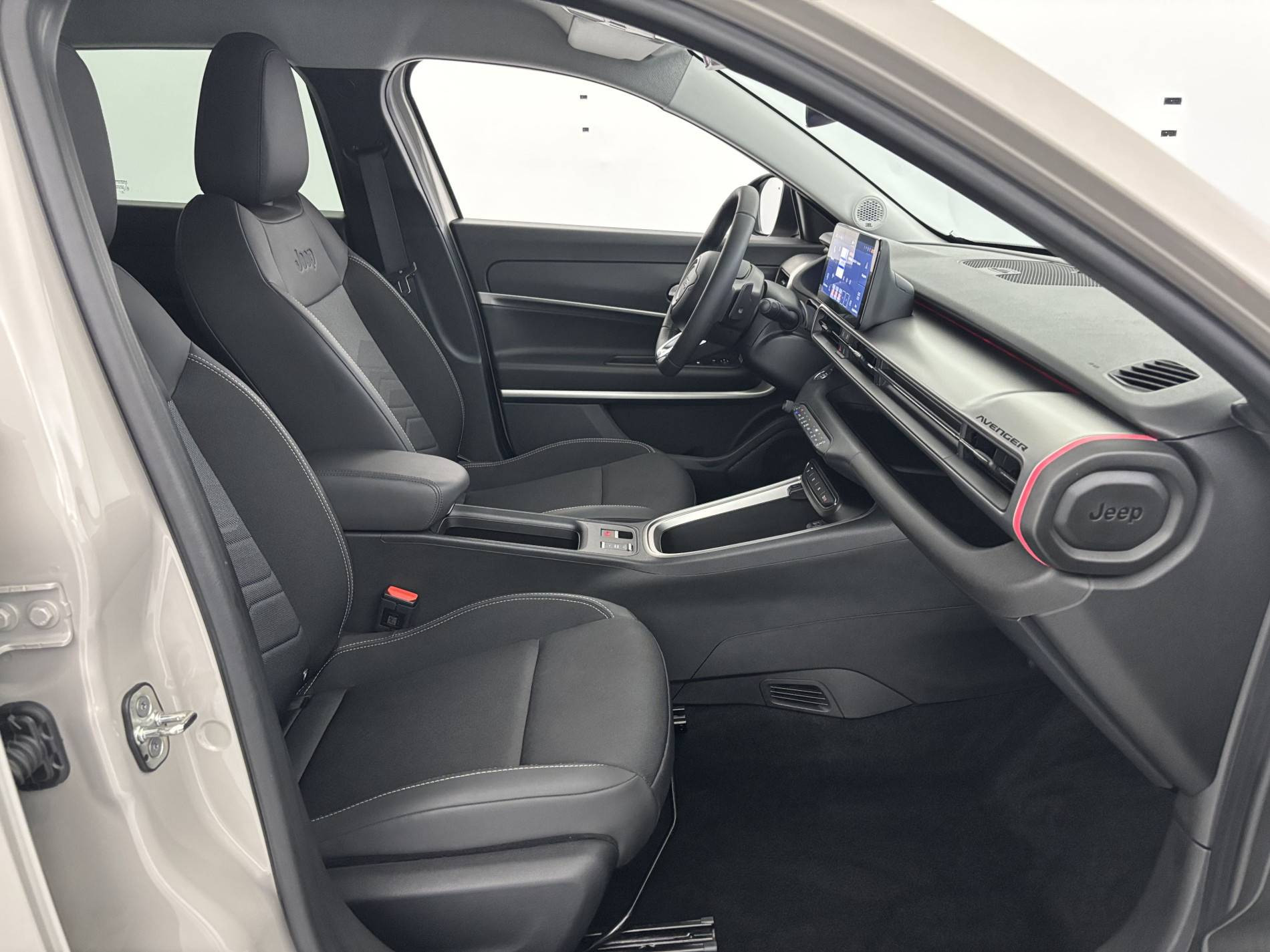Vente en ligne Jeep Avenger  1.2 Turbo T3 100 ch e-Hybrid BVR6 au prix de 22 990 €
