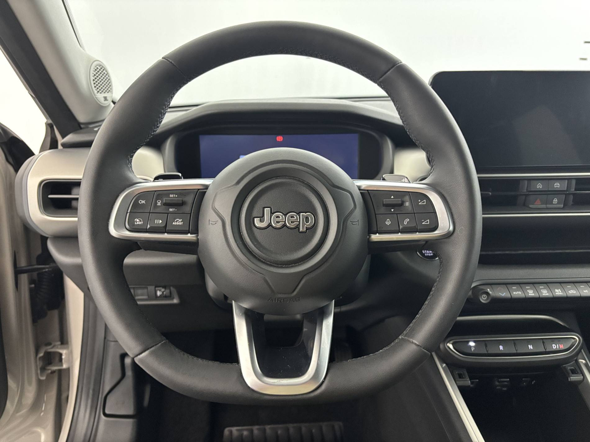 Vente en ligne Jeep Avenger  1.2 Turbo T3 100 ch e-Hybrid BVR6 au prix de 22 990 €