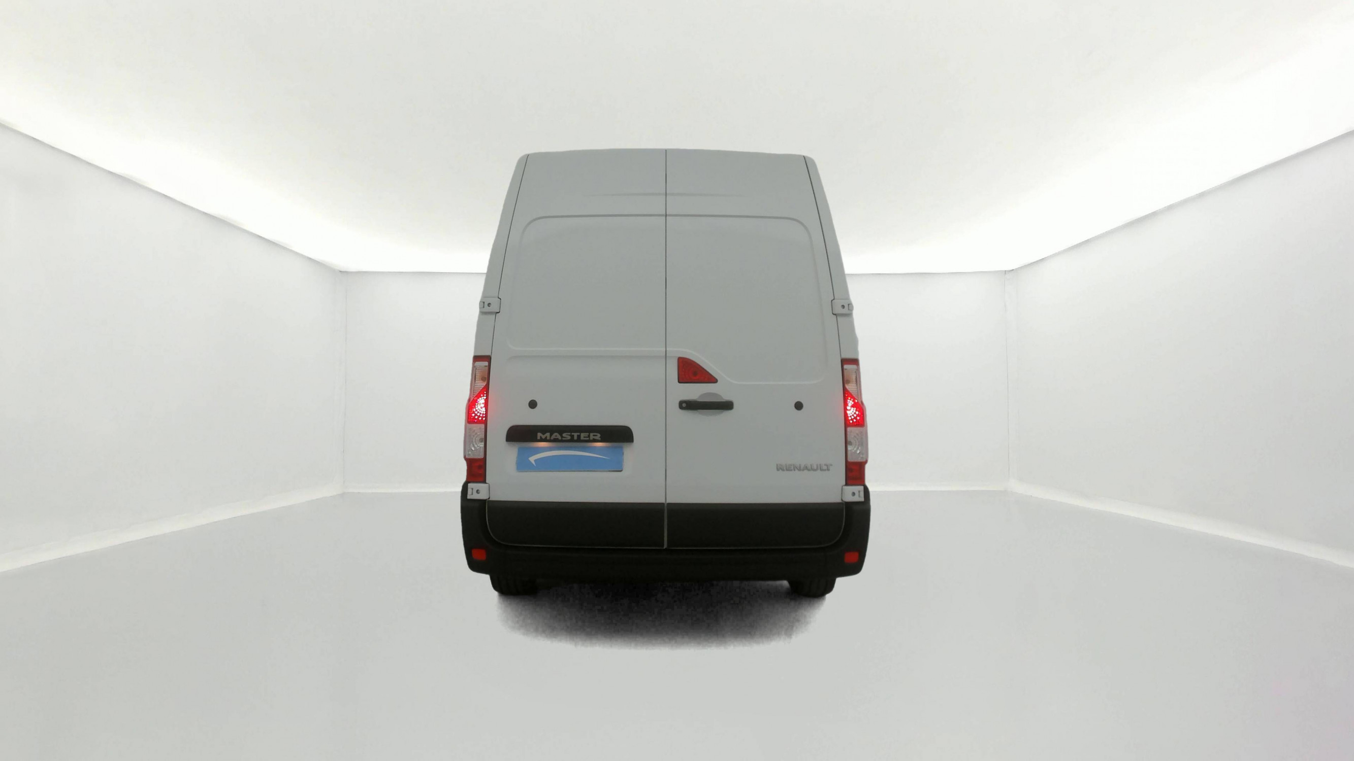 Vente en ligne Renault Master Fourgon MASTER FGN TRAC F3300 L2H2 BLUE DCI 135 au prix de 21 990 €