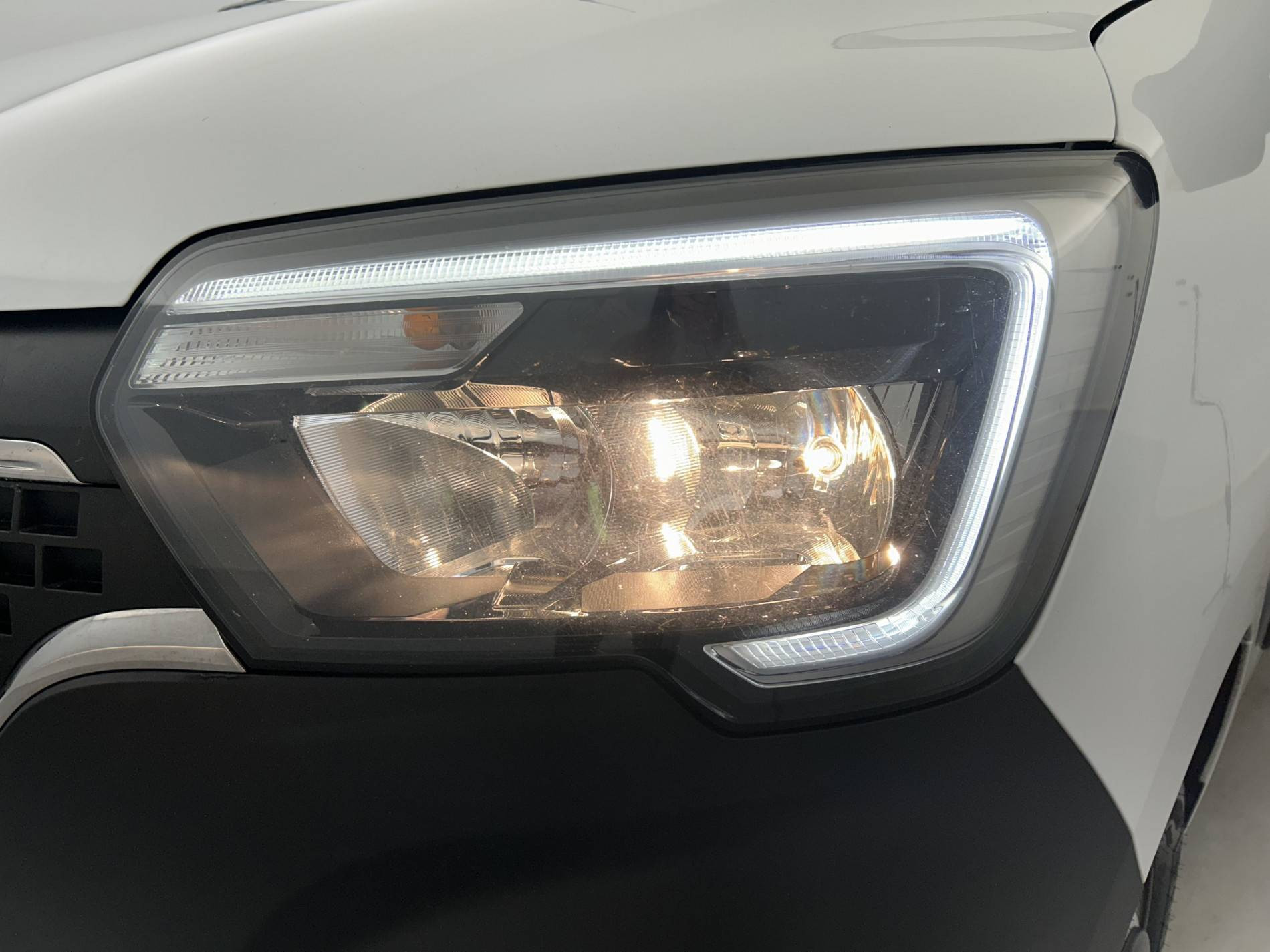 Vente en ligne Renault Master Fourgon MASTER FGN TRAC F3500 L2H2 BLUE DCI 135 au prix de 19 490 €