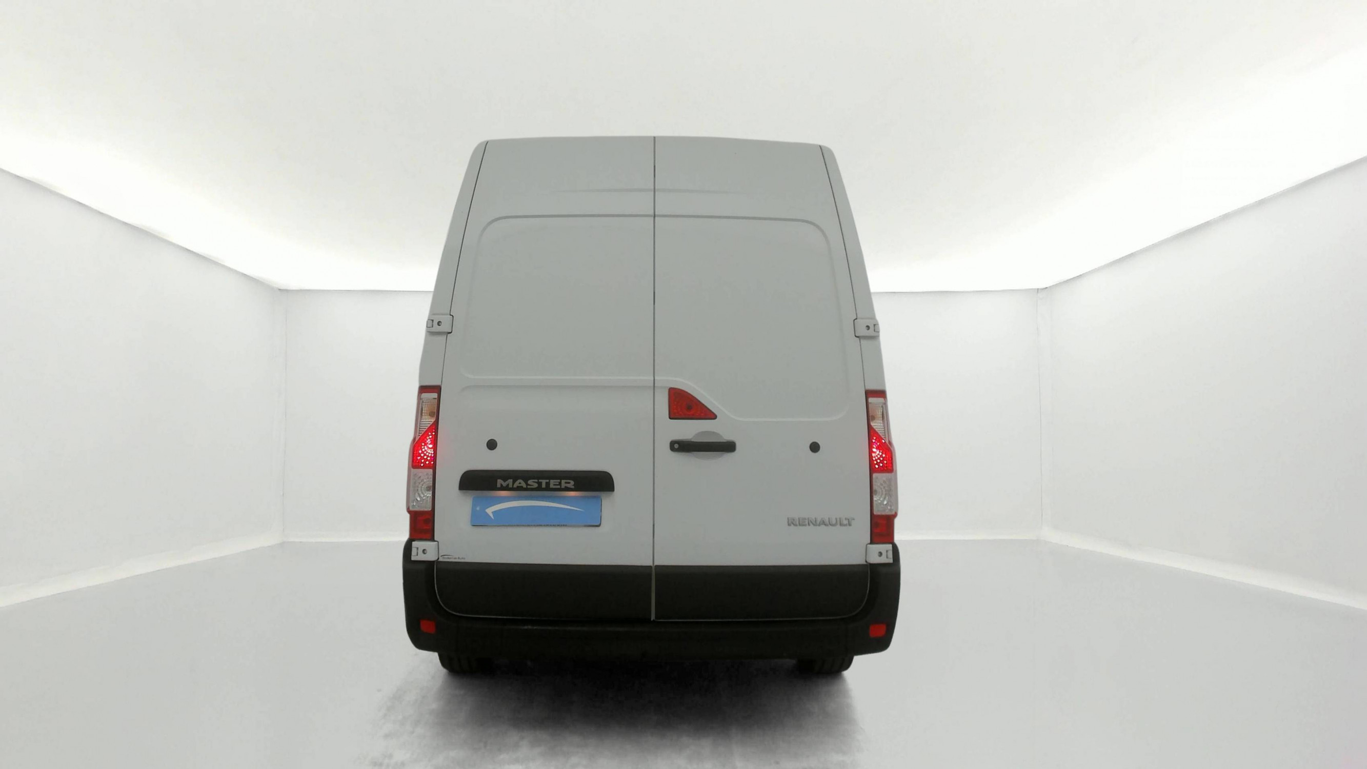 Vente en ligne Renault Master Fourgon MASTER FGN TRAC F3500 L2H2 BLUE DCI 135 au prix de 19 490 €