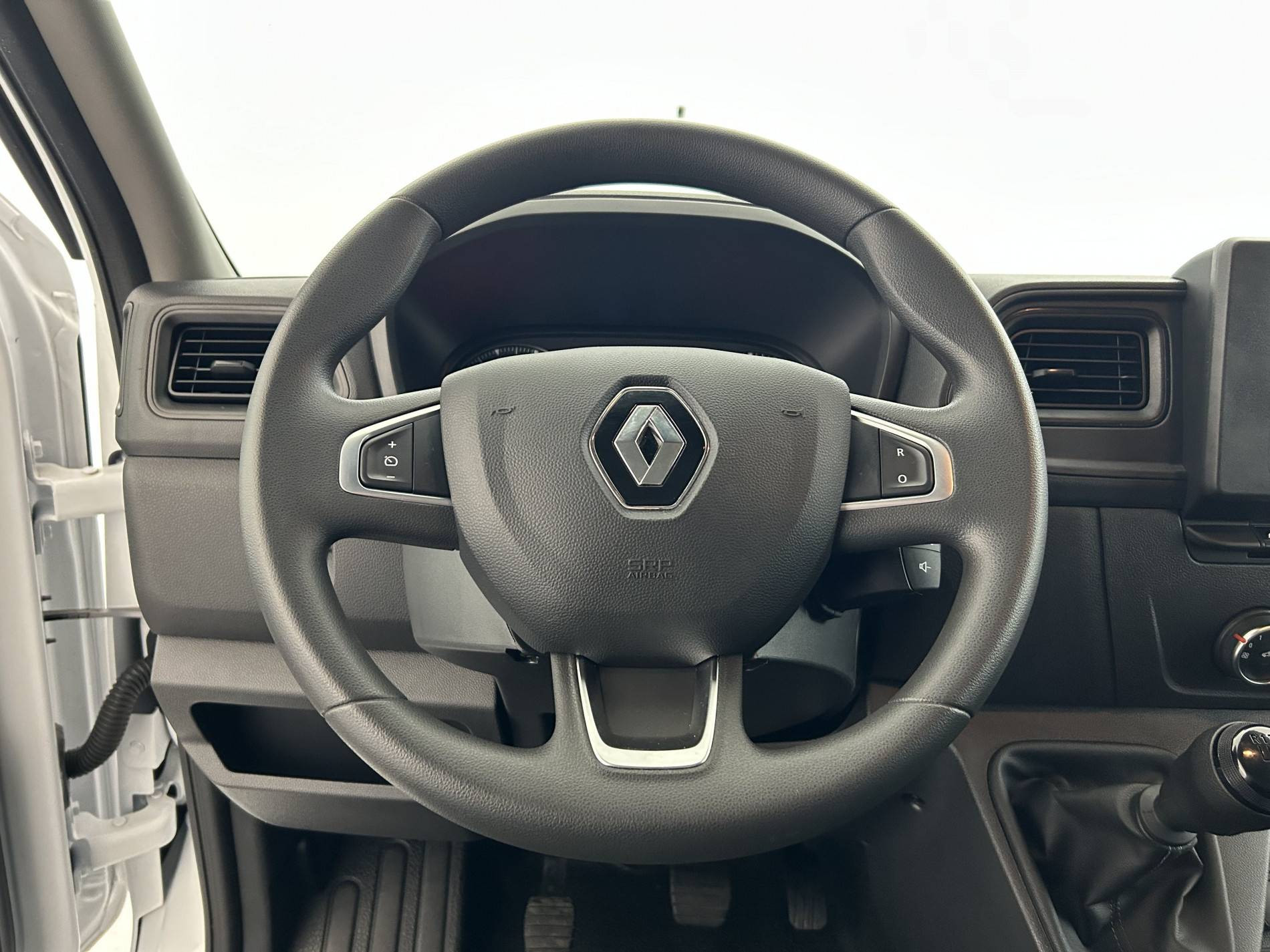 Vente en ligne Renault Master Fourgon MASTER FGN TRAC F3300 L2H2 BLUE DCI 135 au prix de 21 990 €