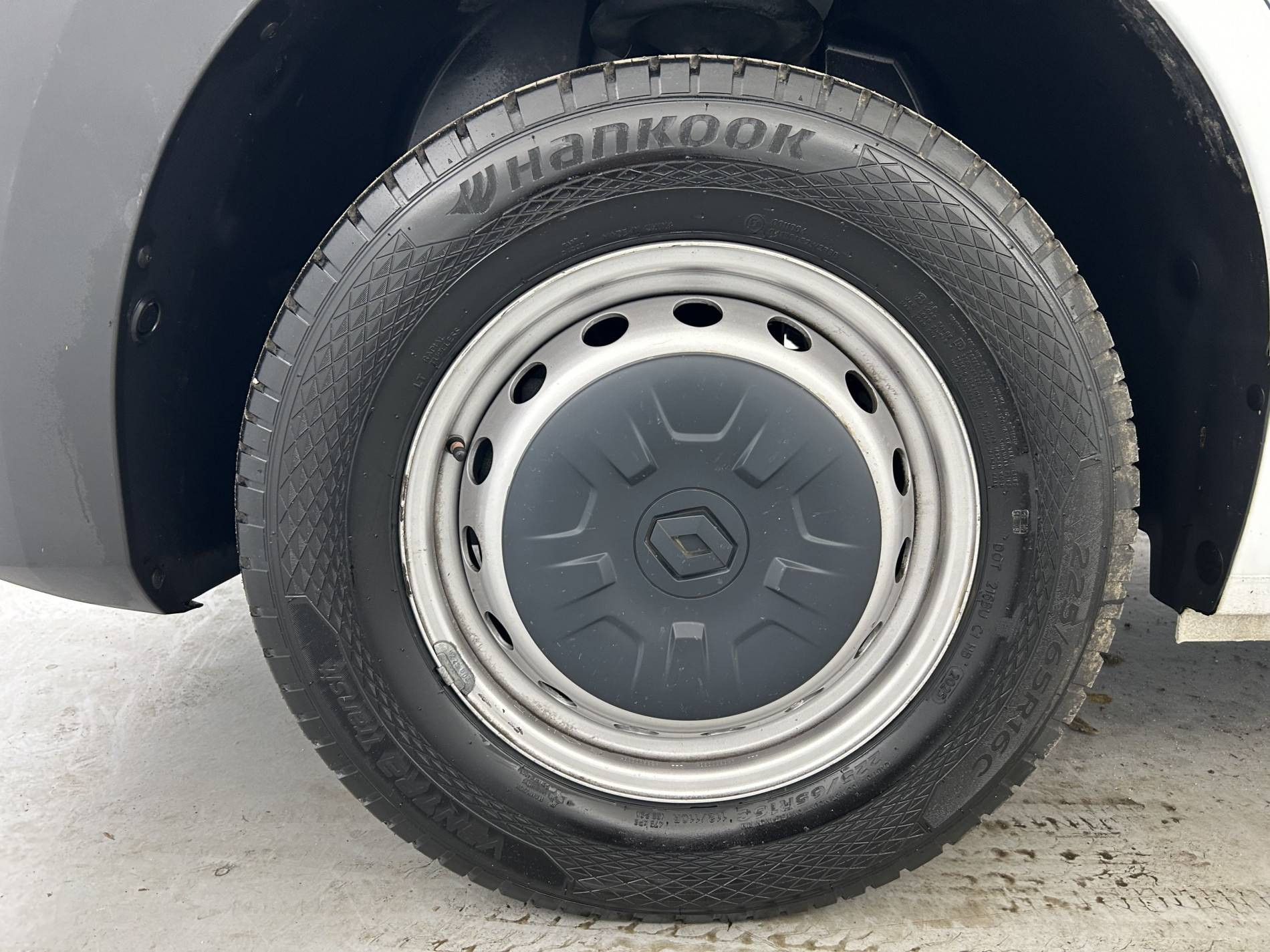 Vente en ligne Renault Master Fourgon MASTER FGN TRAC F3500 L2H2 BLUE DCI 135 au prix de 23 790 €