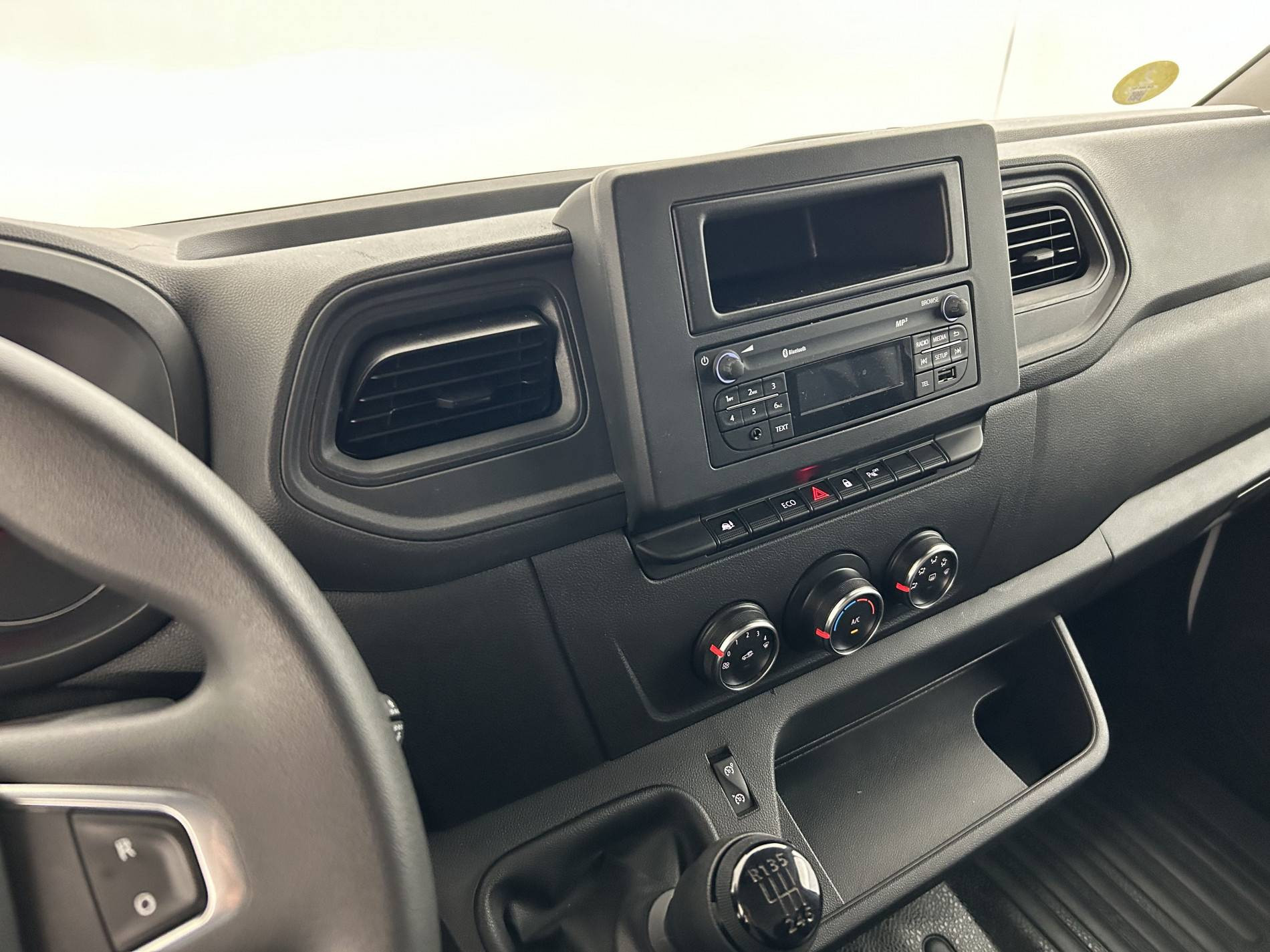 Vente en ligne Renault Master Fourgon MASTER FGN TRAC F3500 L2H2 BLUE DCI 135 au prix de 22 790 €