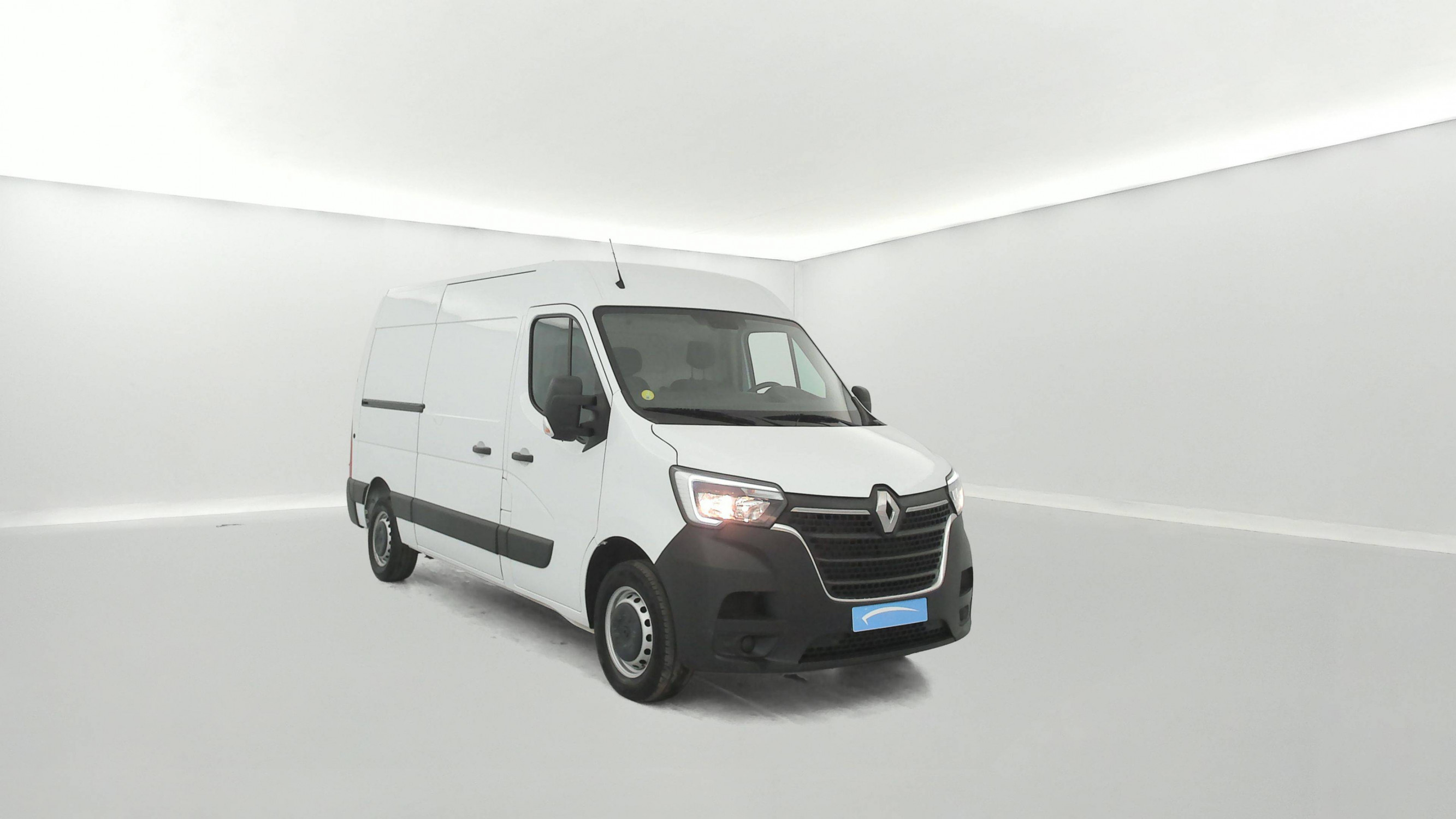 Vente en ligne Renault Master Fourgon MASTER FGN TRAC F3500 L2H2 BLUE DCI 135 au prix de 22 790 €