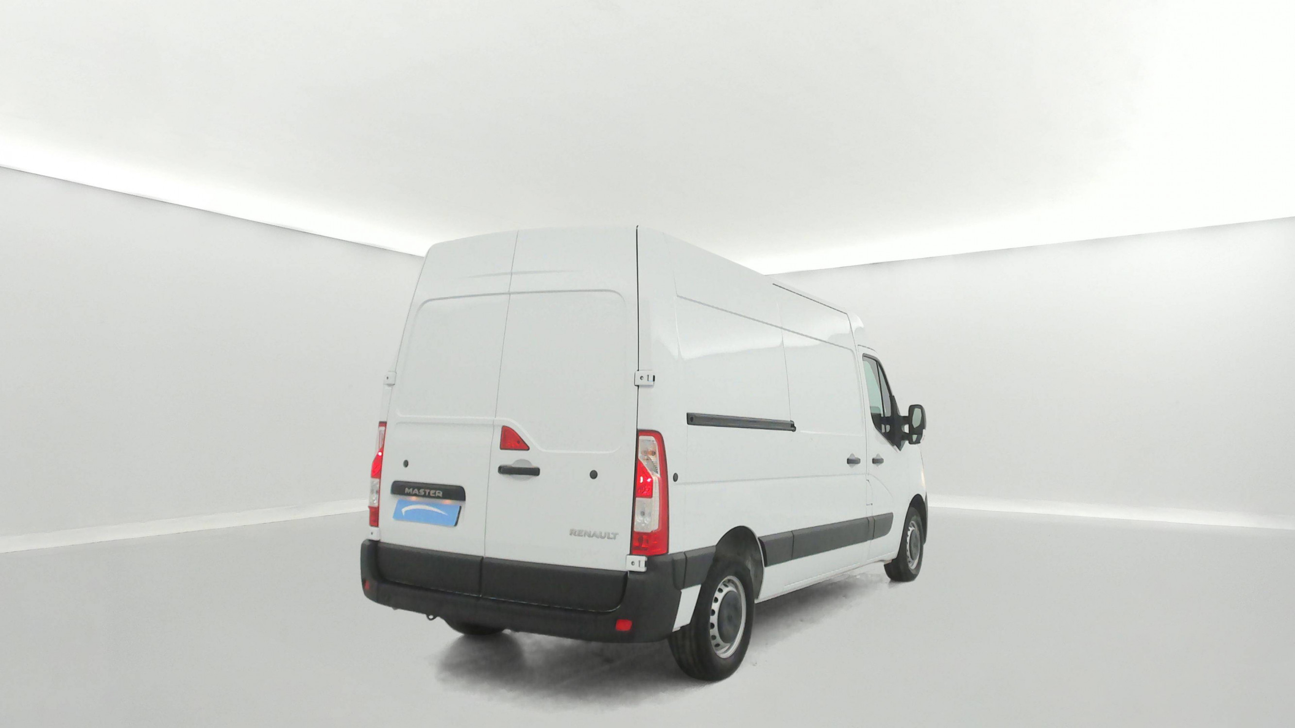Vente en ligne Renault Master Fourgon MASTER FGN TRAC F3500 L2H2 BLUE DCI 135 au prix de 22 790 €