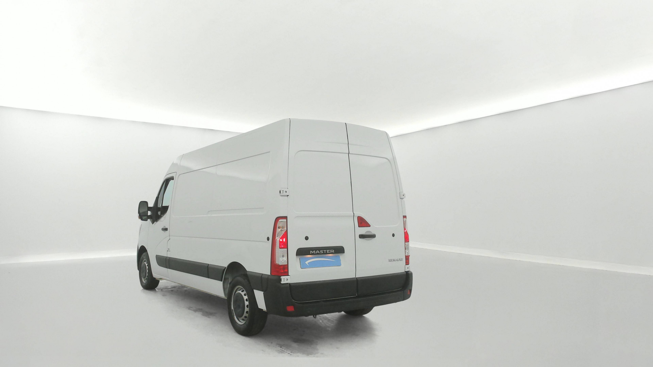 Vente en ligne Renault Master Fourgon MASTER FGN TRAC F3500 L2H2 BLUE DCI 135 au prix de 23 790 €