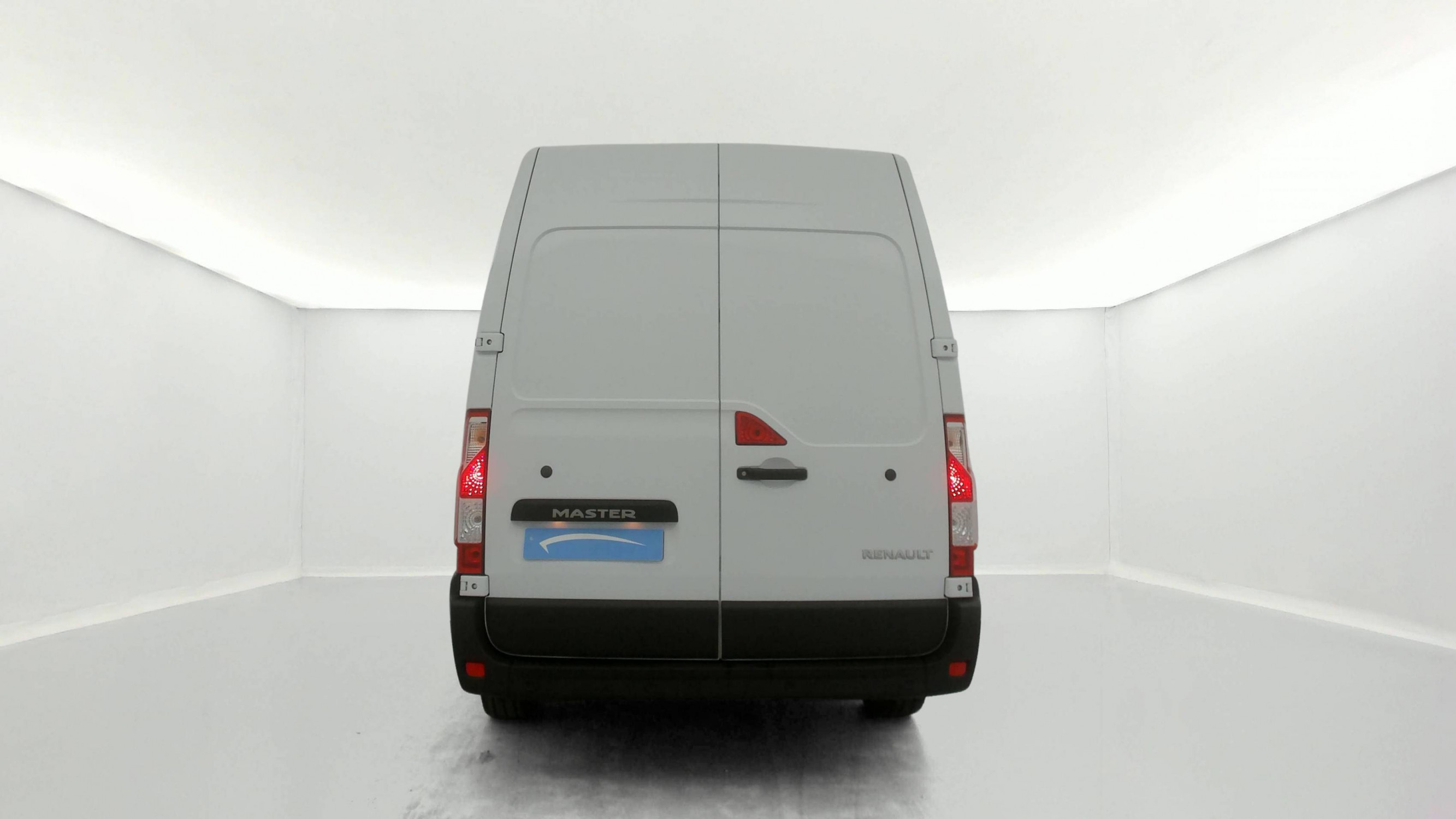 Vente en ligne Renault Master Fourgon MASTER FGN TRAC F3500 L2H2 BLUE DCI 135 au prix de 22 790 €