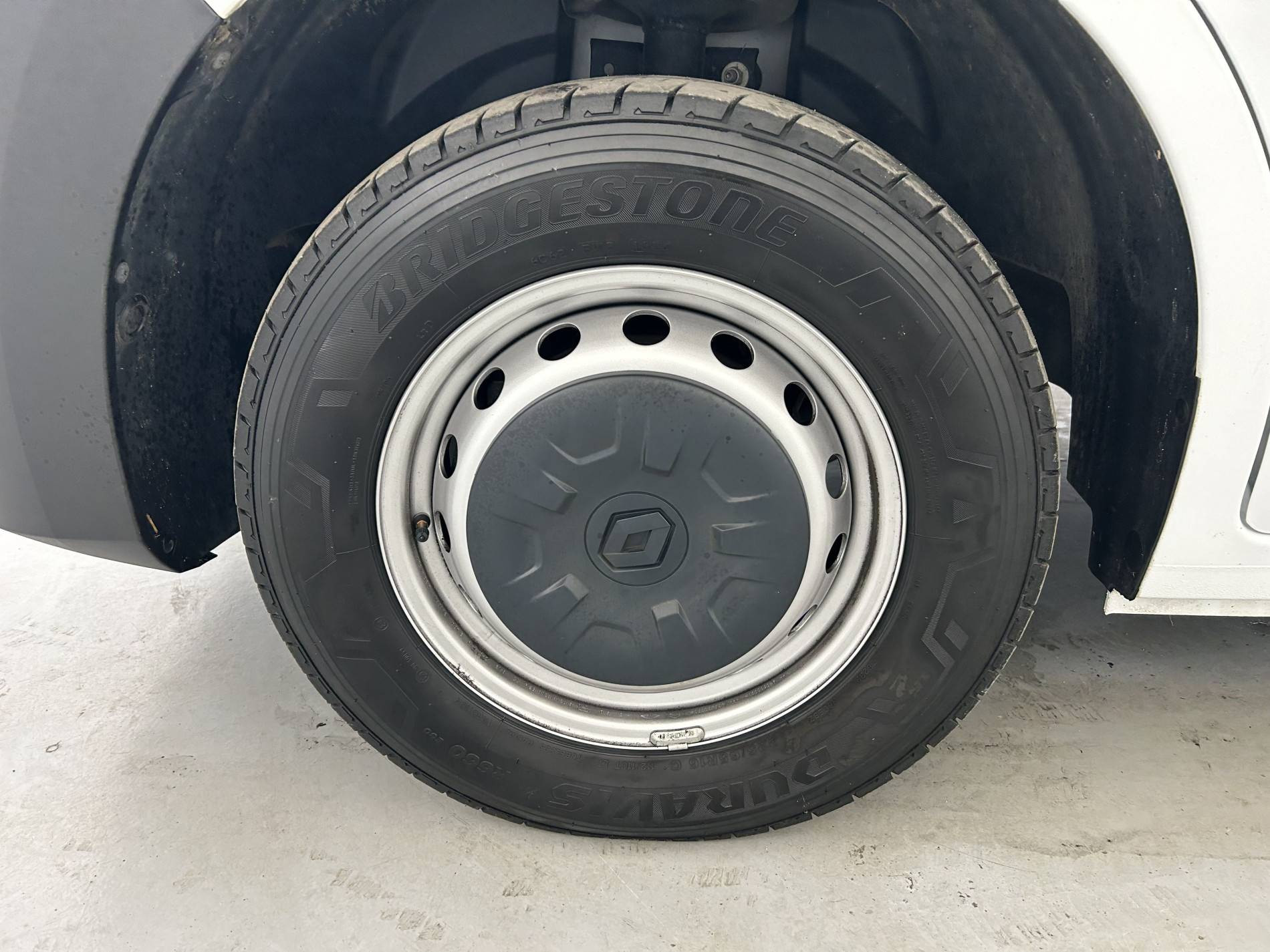 Vente en ligne Renault Master Fourgon MASTER FGN TRAC F3500 L2H2 BLUE DCI 135 au prix de 22 790 €