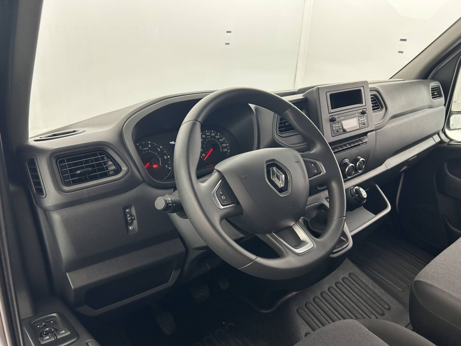 Vente en ligne Renault Master Fourgon MASTER FGN TRAC F3500 L2H2 BLUE DCI 135 au prix de 22 790 €