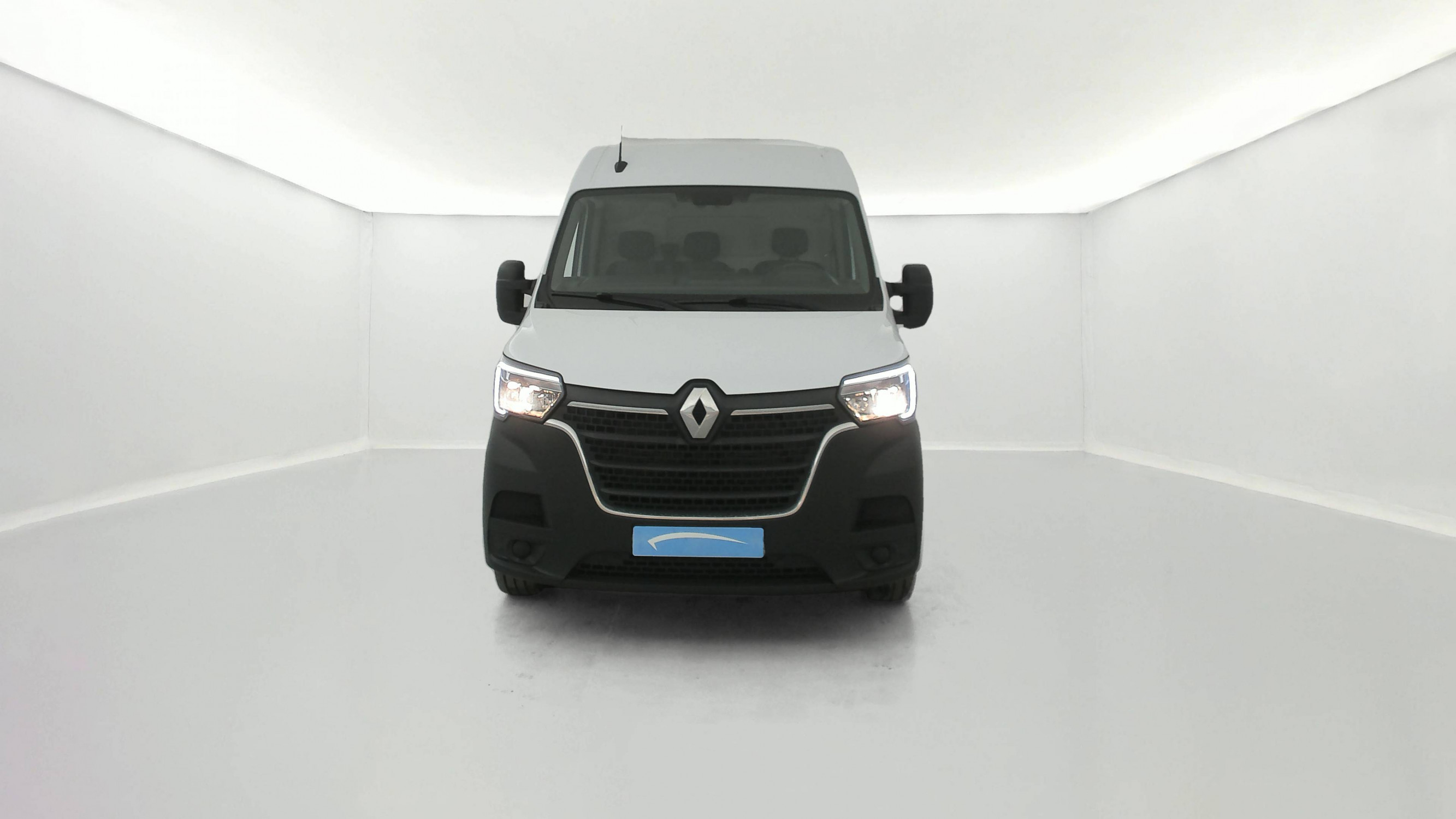 Vente en ligne Renault Master Fourgon MASTER FGN TRAC F3500 L2H2 BLUE DCI 135 au prix de 22 790 €