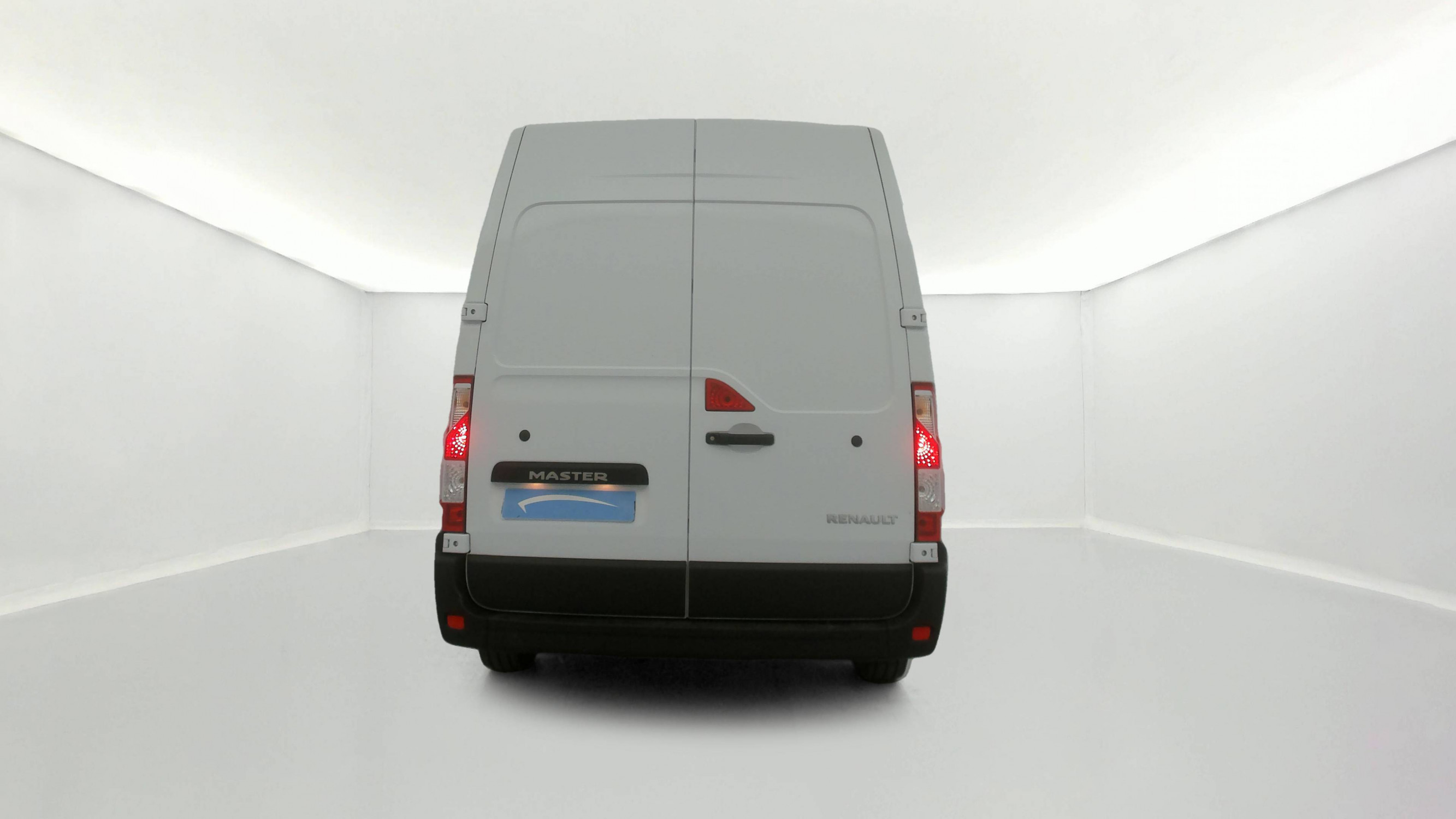 Vente en ligne Renault Master Fourgon MASTER FGN TRAC F3500 L2H2 BLUE DCI 135 au prix de 22 790 €