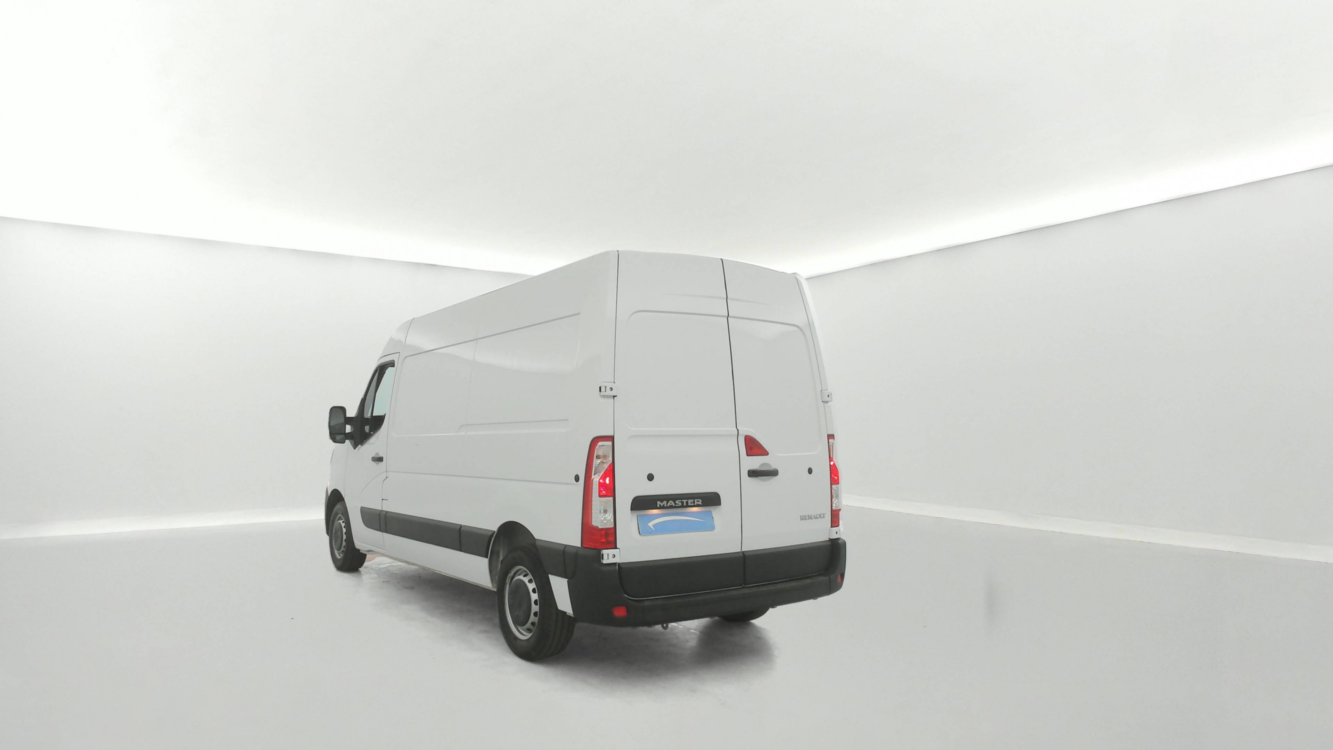 Vente en ligne Renault Master Fourgon MASTER FGN TRAC F3500 L2H2 BLUE DCI 135 au prix de 22 790 €