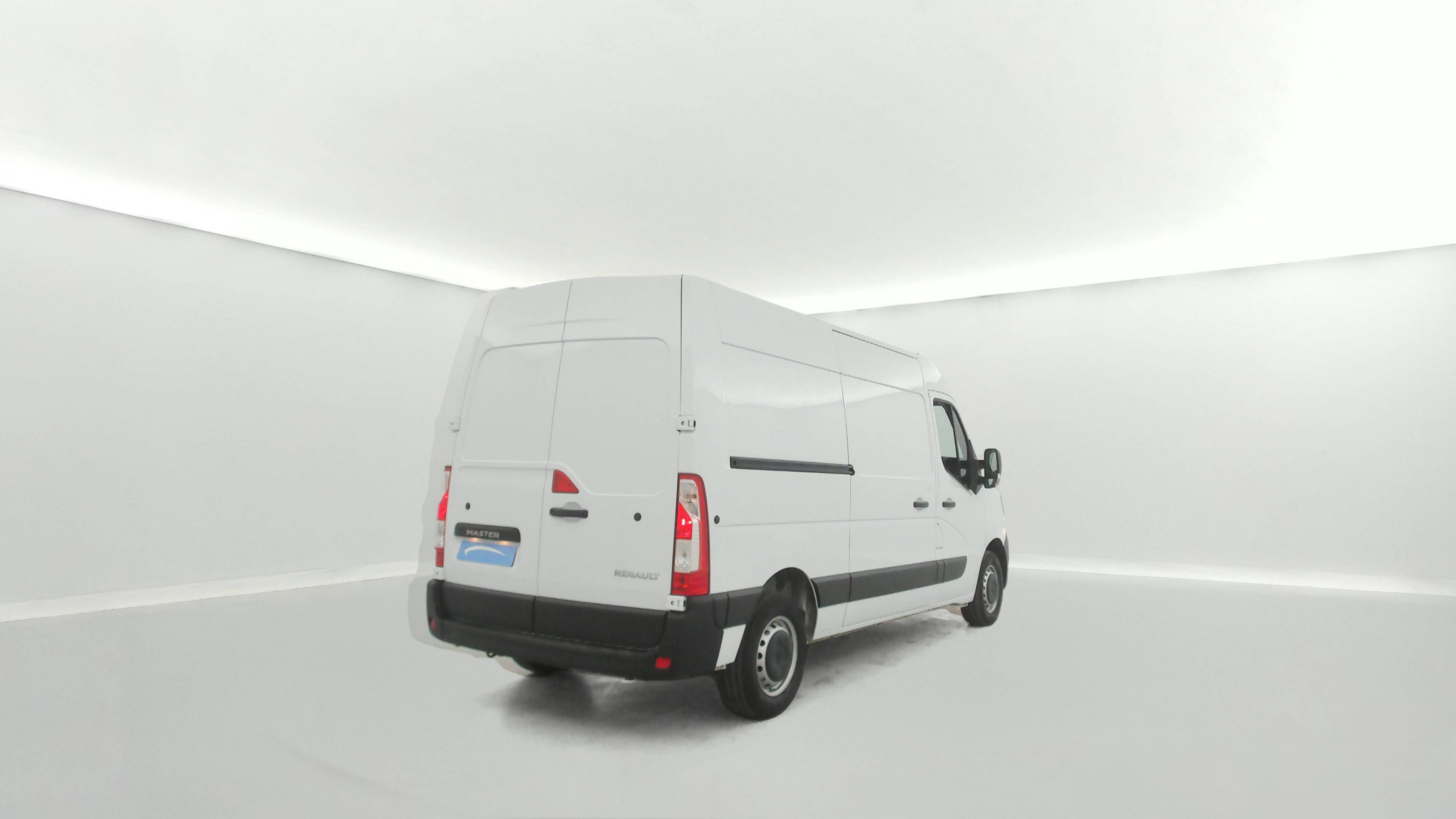 Vente en ligne Renault Master Fourgon MASTER FGN TRAC F3500 L2H2 BLUE DCI 135 au prix de 22 790 €
