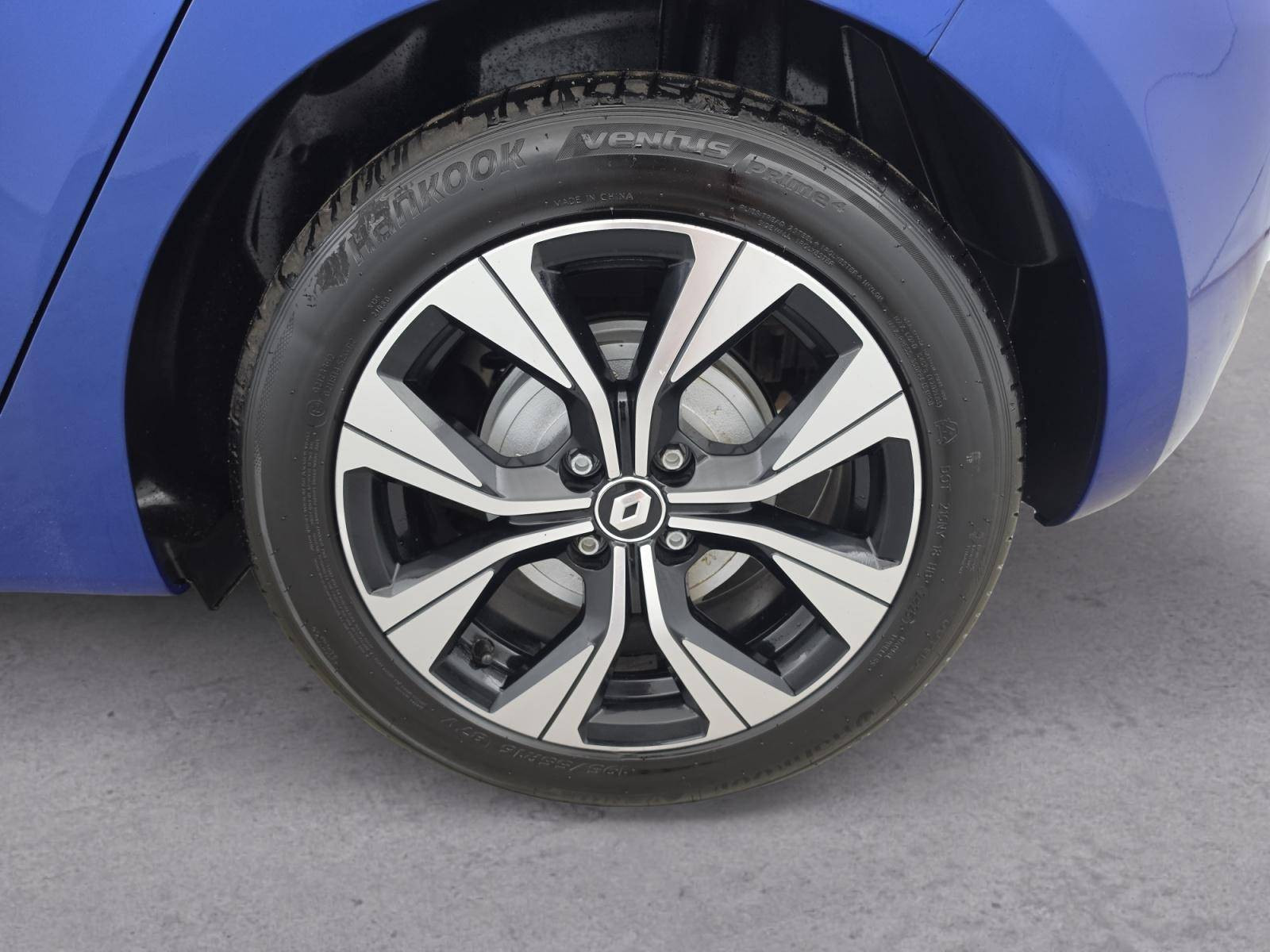 Vente en ligne Renault Clio 5 Clio E-Tech full hybrid 145 au prix de 16 700 €