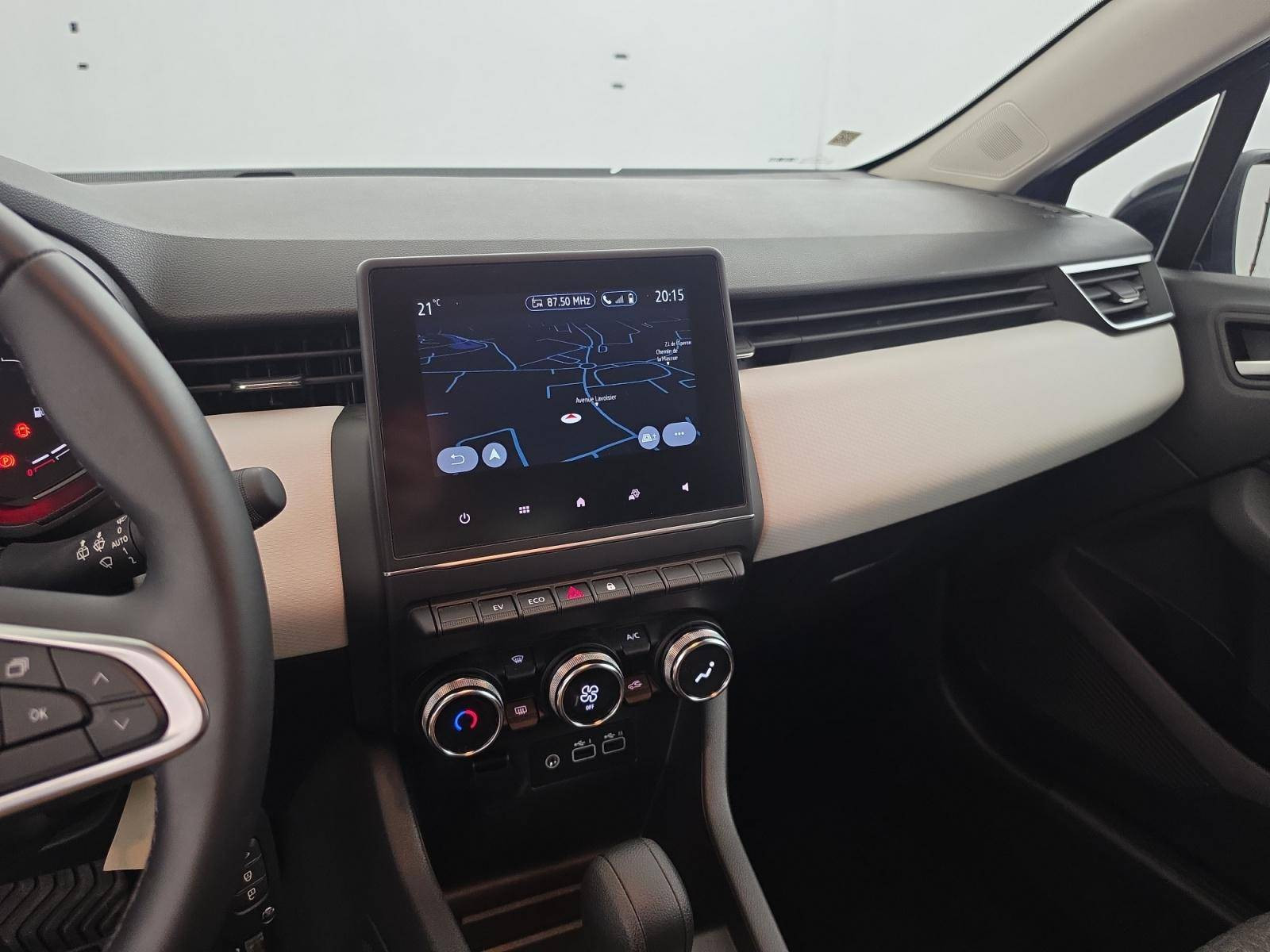 Vente en ligne Renault Clio 5 Clio E-Tech full hybrid 145 au prix de 16 700 €