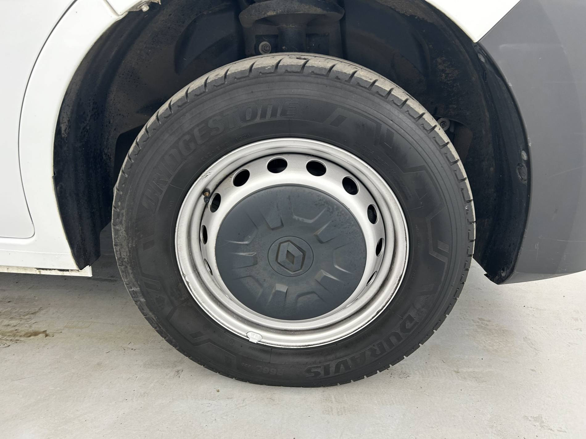 Vente en ligne Renault Master Fourgon MASTER FGN TRAC F3500 L2H2 BLUE DCI 135 au prix de 22 790 €