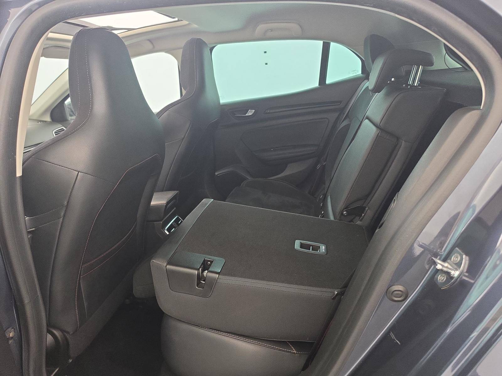 Vente en ligne Renault Megane 4 Mégane IV Berline TCe 140 EDC FAP - 21N au prix de 18 990 €