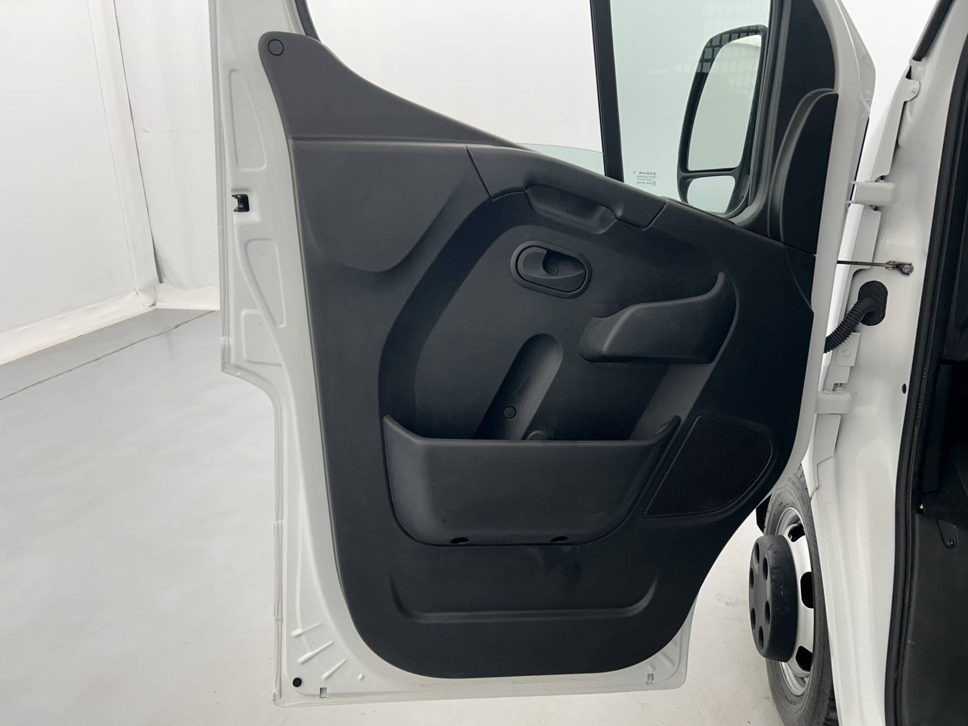 Vente en ligne Renault Master 3 Châssis Cabine MASTER CC PROP RJ3500 L2 PAFC BLUE DCI 130 EURO VI au prix de 30 490 €