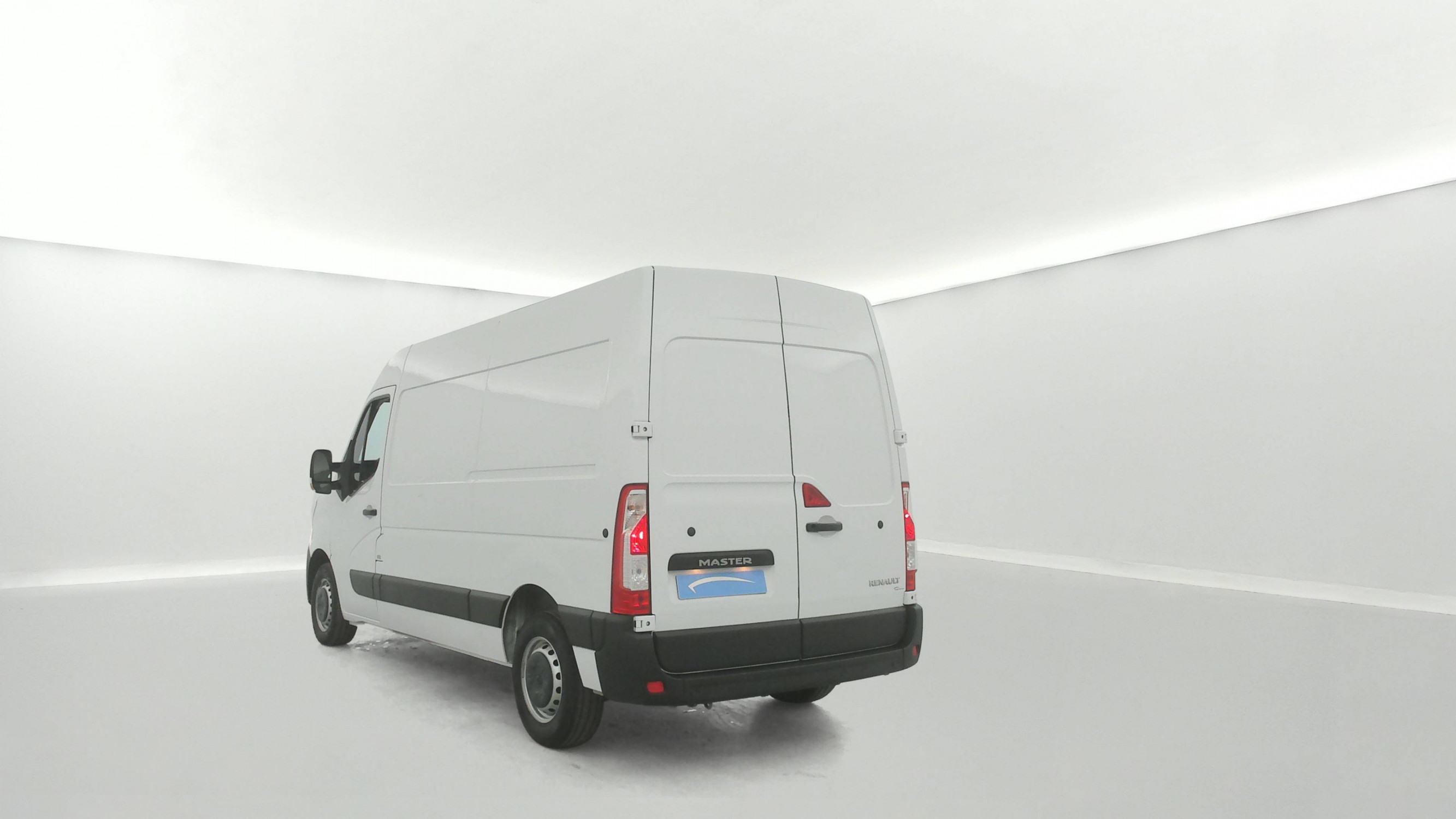 Vente en ligne Renault Master Fourgon MASTER FGN TRAC F3500 L2H2 BLUE DCI 135 au prix de 20 990 €